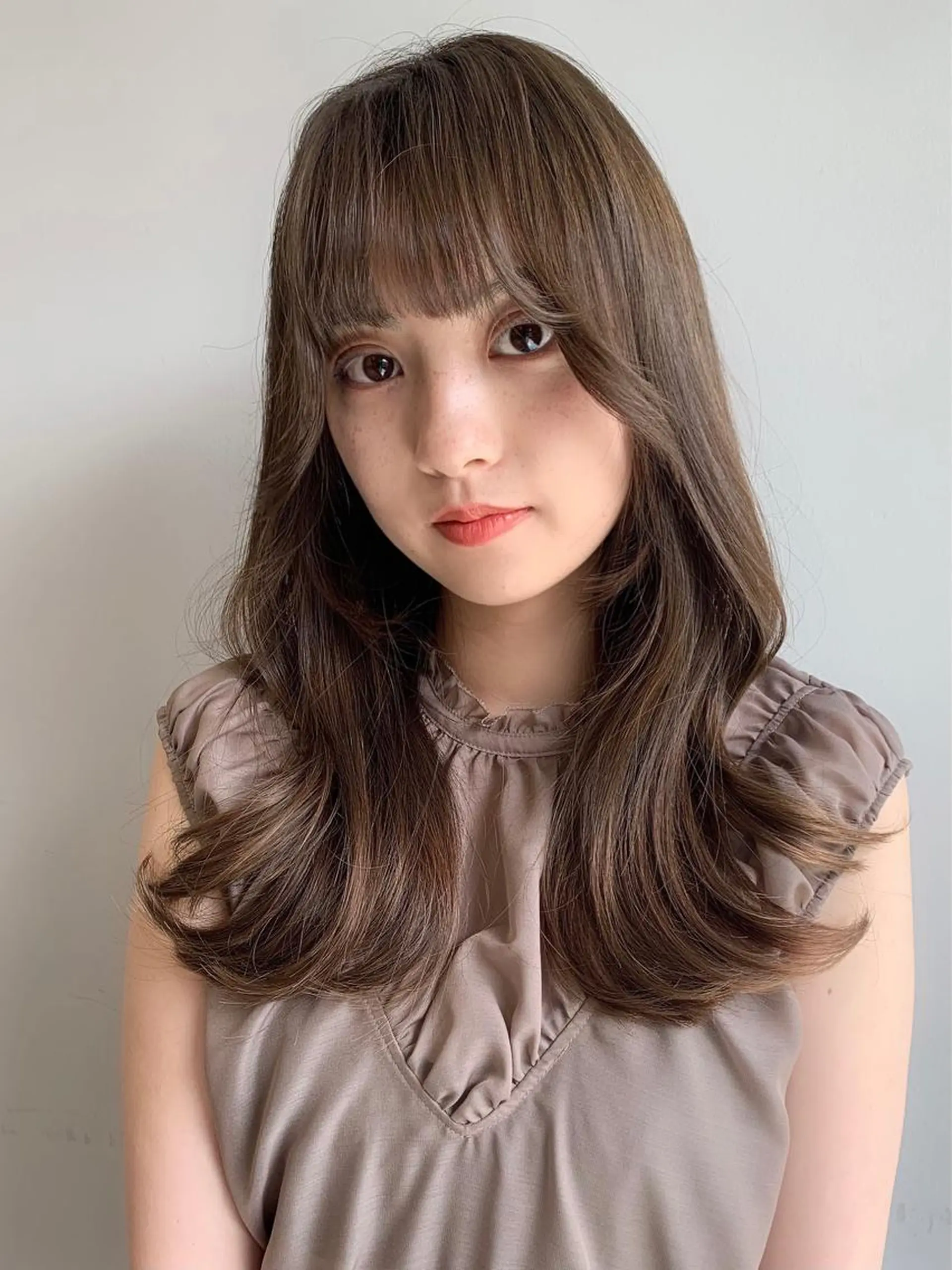 ミディアム カラー 透明感/オリーブ/ グレージュ/YUKAのヘアスタイル