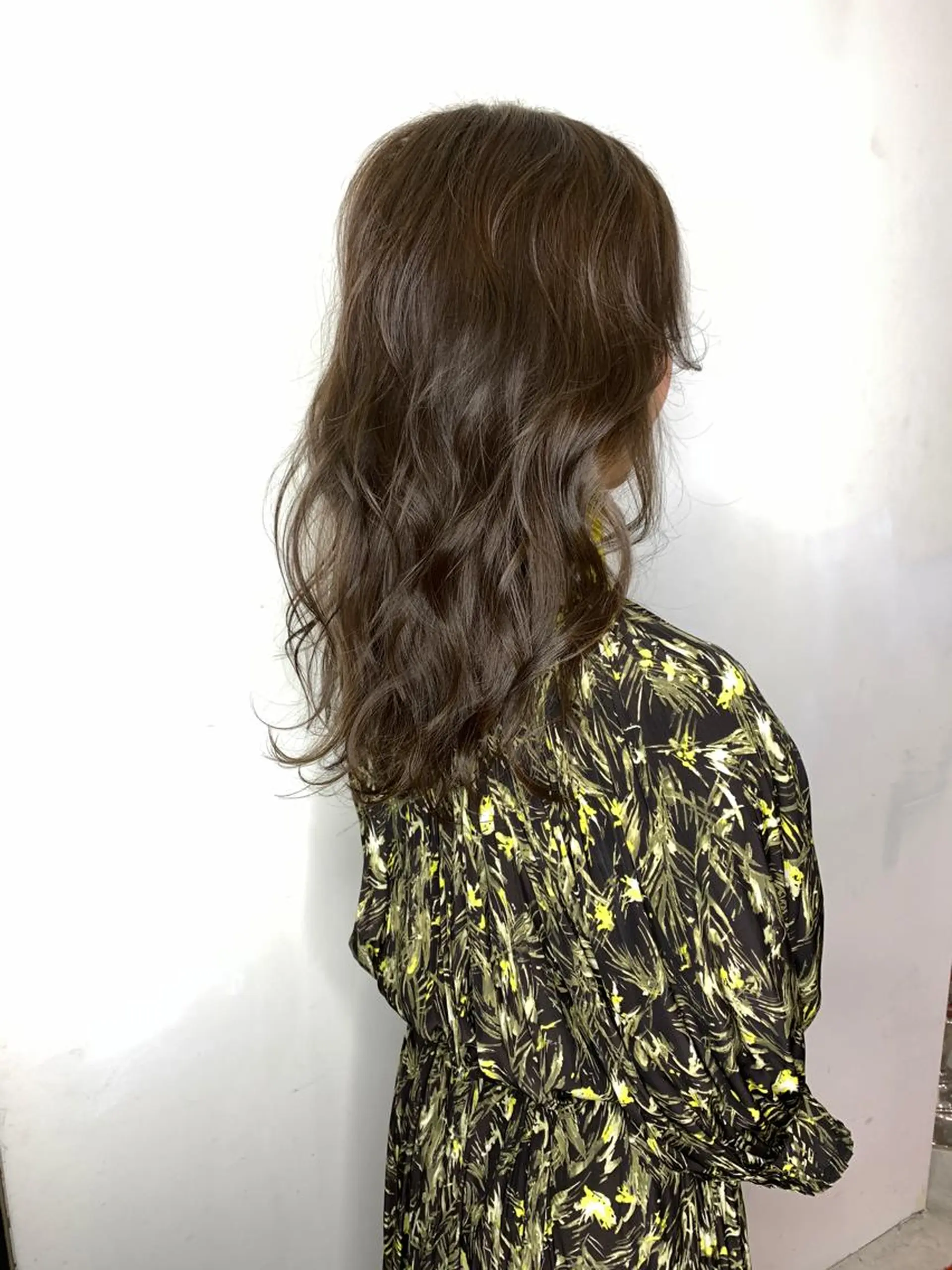 ロング カラー ブリーチ 透明感カラー グレージュ ハイライトカラー ハイライト エクステ（レミー毛） NINEのヘアスタイル