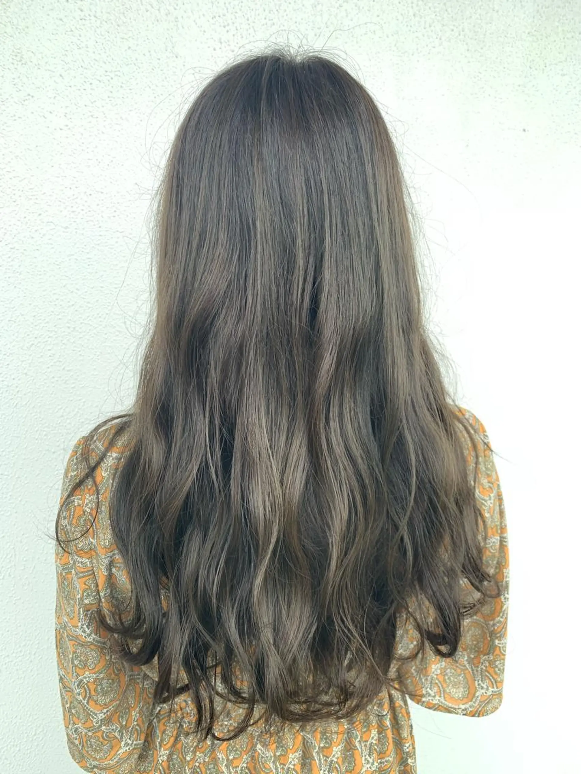 ロング カラー ブリーチ 工藤 萌香のヘアスタイル