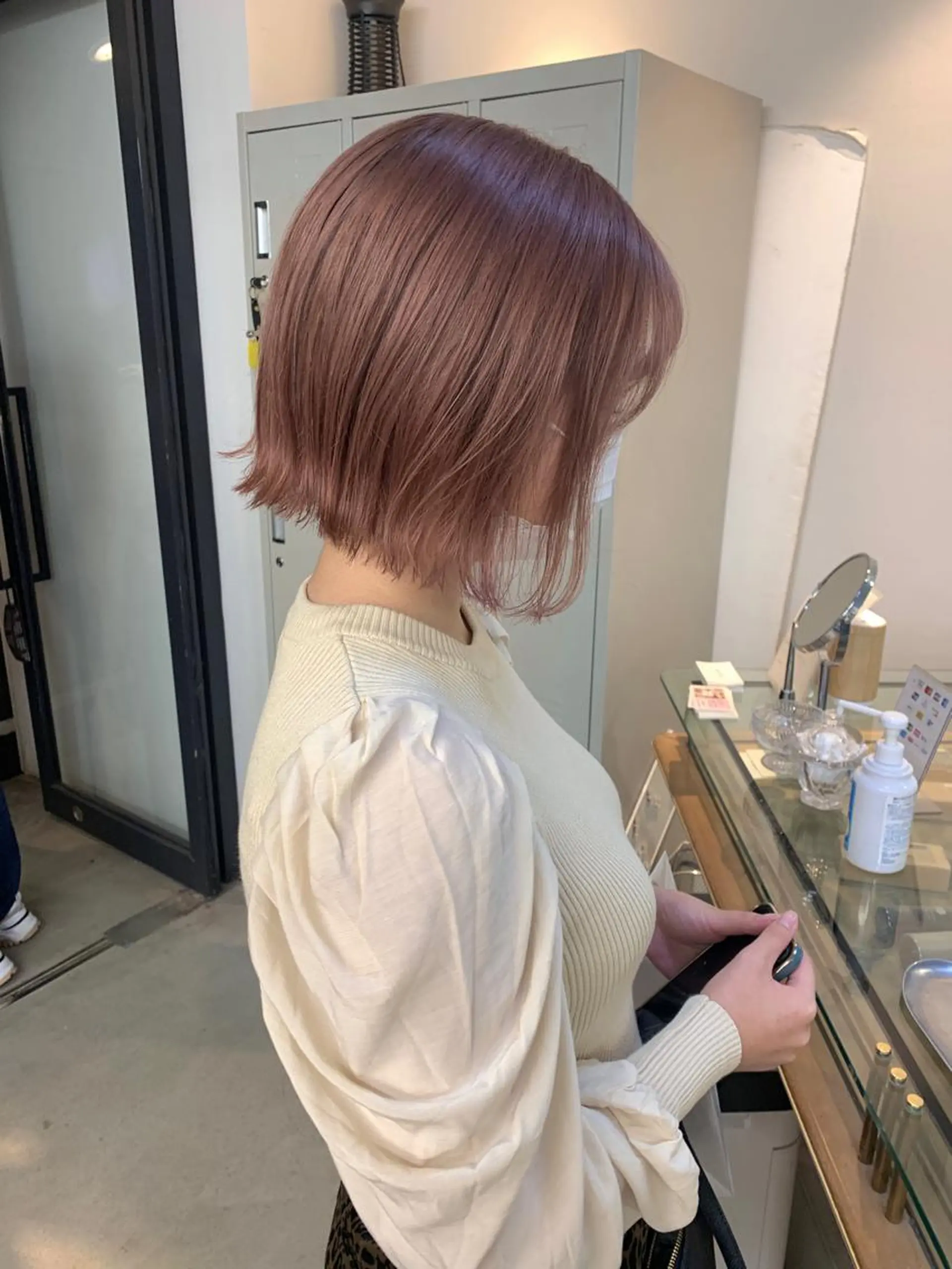ショート カラー leben serikaのヘアスタイル