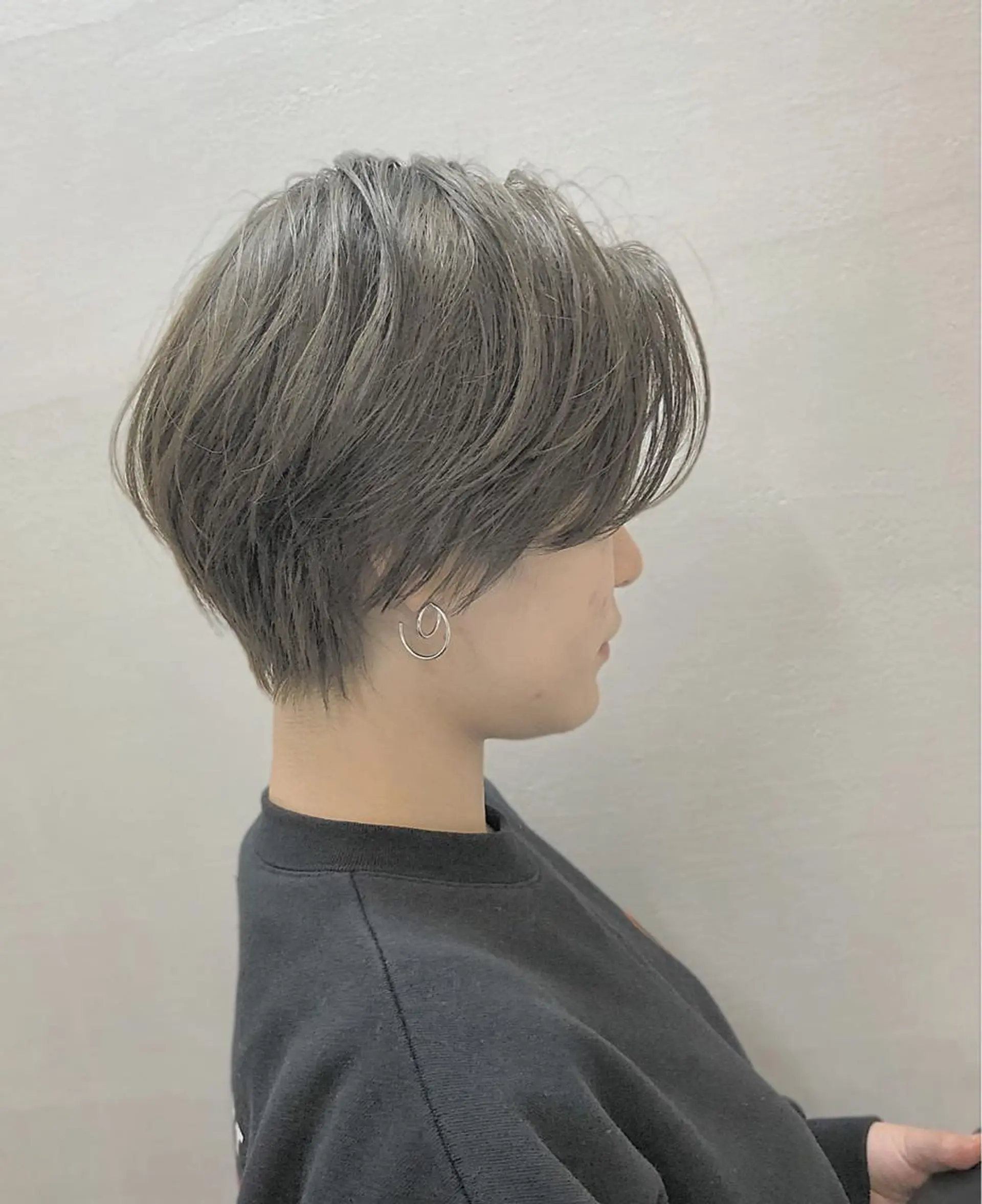 ショート カラー 山崎 俊介のヘアスタイル