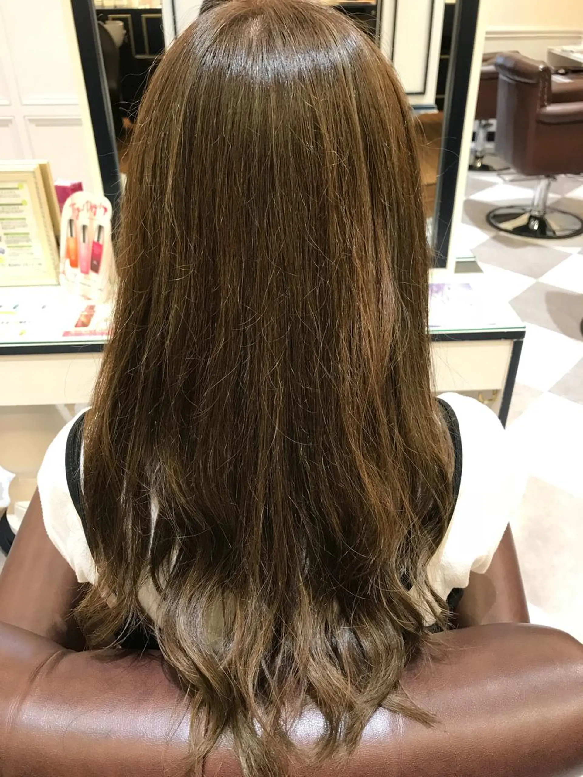 ロング カラー 粟田 めぐみのヘアスタイル