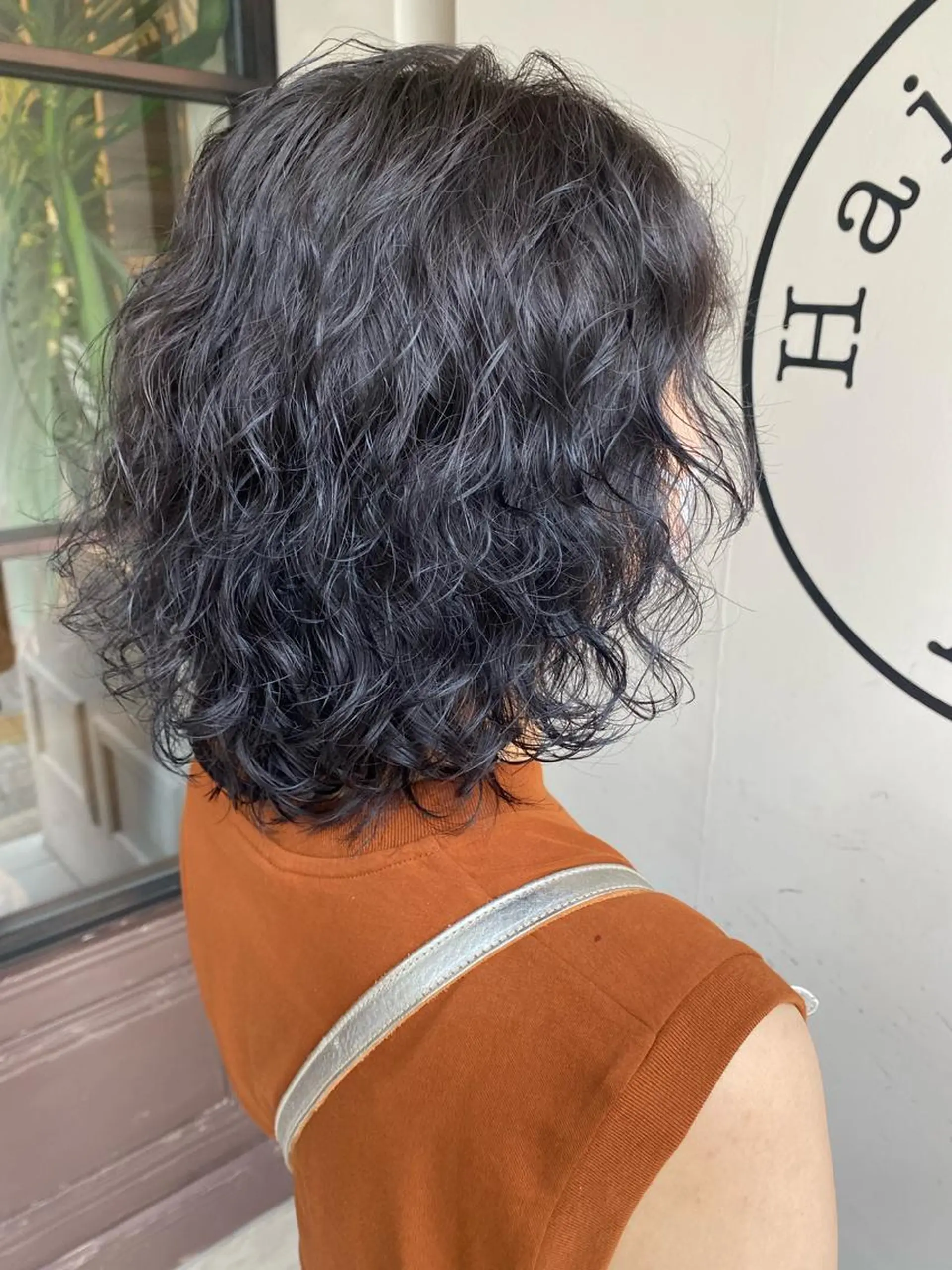 ミディアム カラー パーマ ミディアムパーマ ダークグレー ダークグレージュ グレージュ ヘアセット 川越 輝梨奈のヘアスタイル