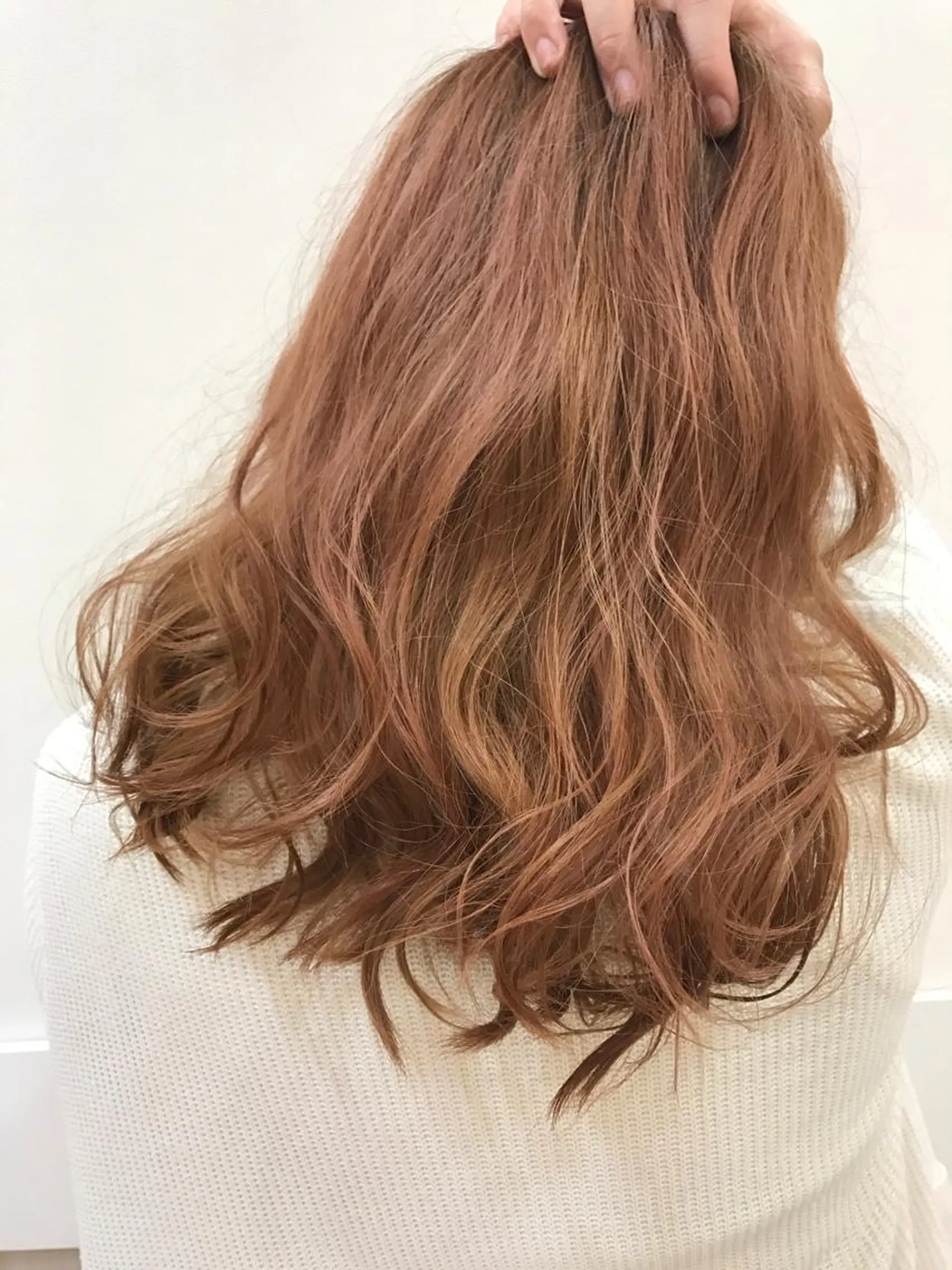 セミロング カラー パーマ ピンクカラー yukari 艶髪ヘアのヘアスタイル
