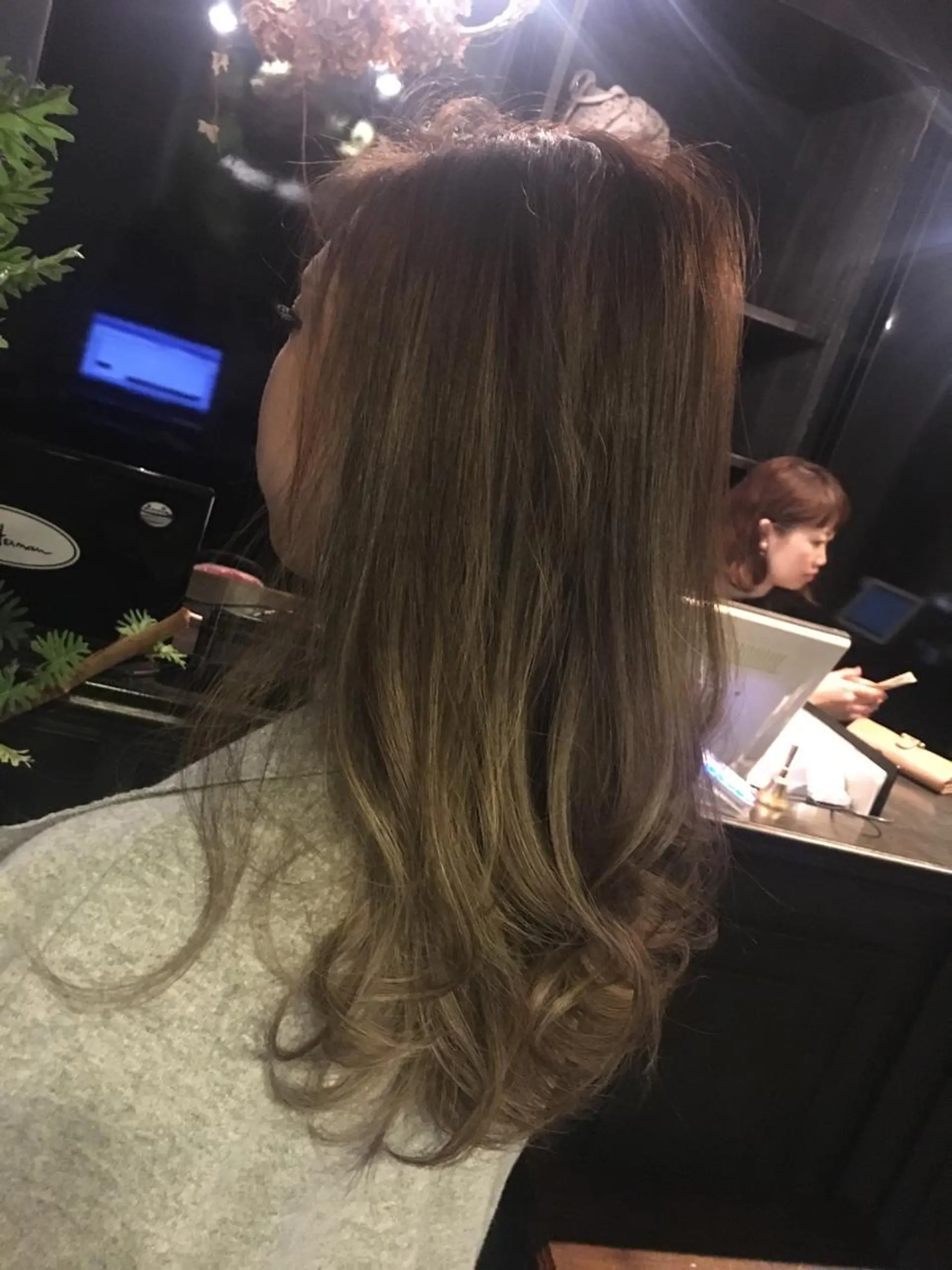 ロング カラー ハイライトカラー ハイライト 吉本 yoshimotoのヘアスタイル
