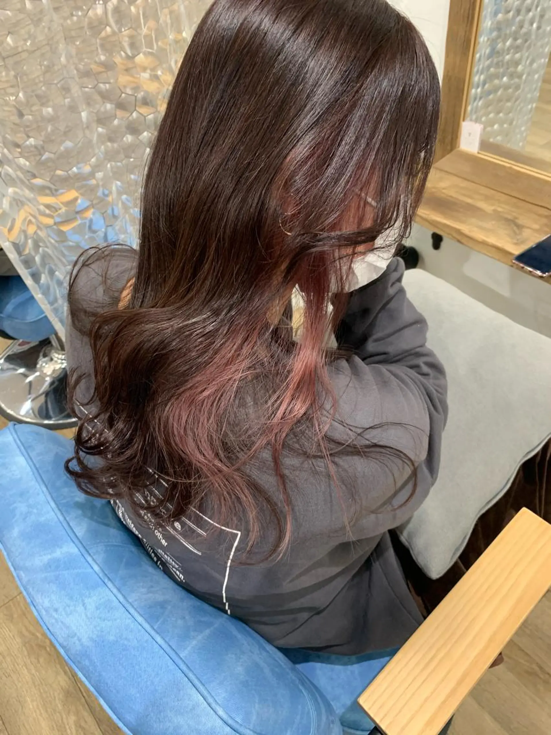 ロング カラー ピンクカラー ヘアカラー トリートメント salowin梅田所属・レイヤー/顔周り /AKARIのヘアスタイル