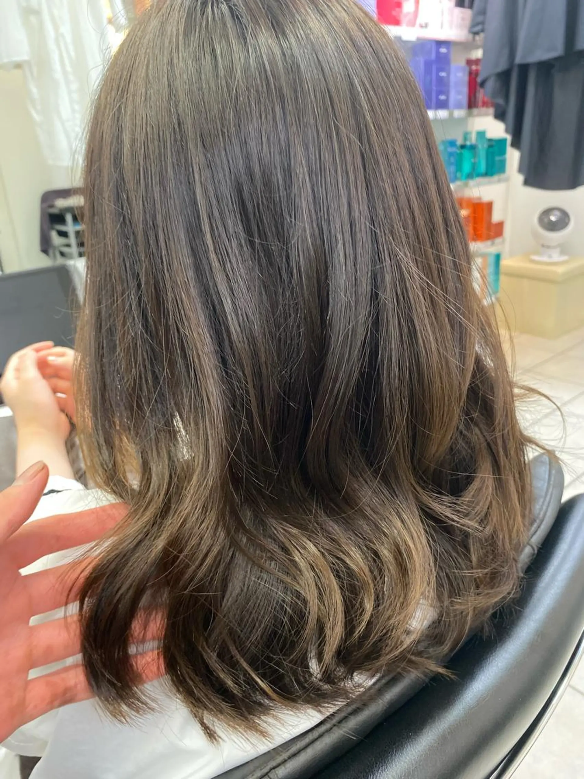 ミディアム カラー TONI&GUY   EBISU所属・星野 菜月のヘアスタイル