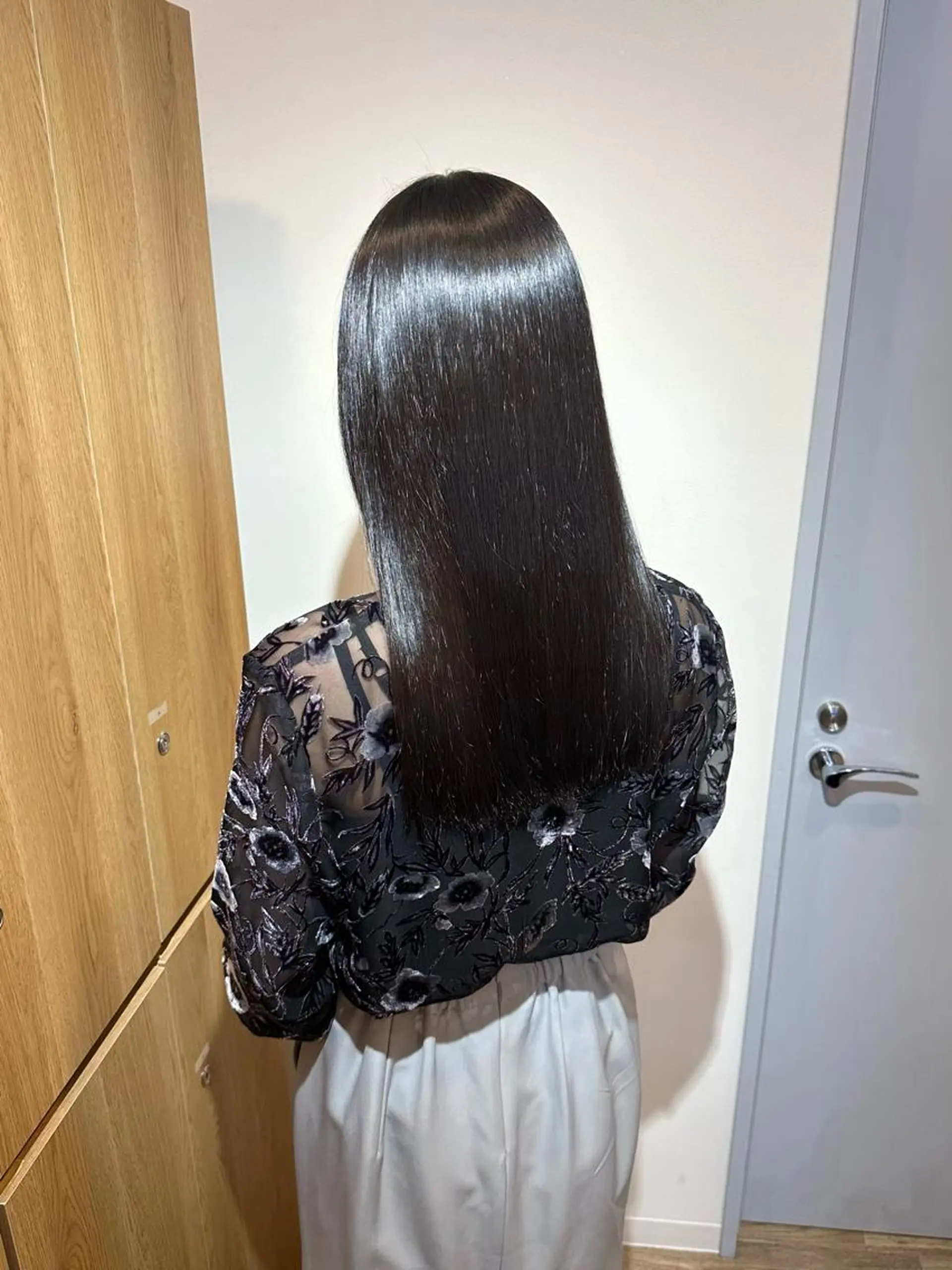 セミロング ボブ ハイライト 髪質改善 カット ヘアカラー トリートメント 山下 祐輝のヘアスタイル