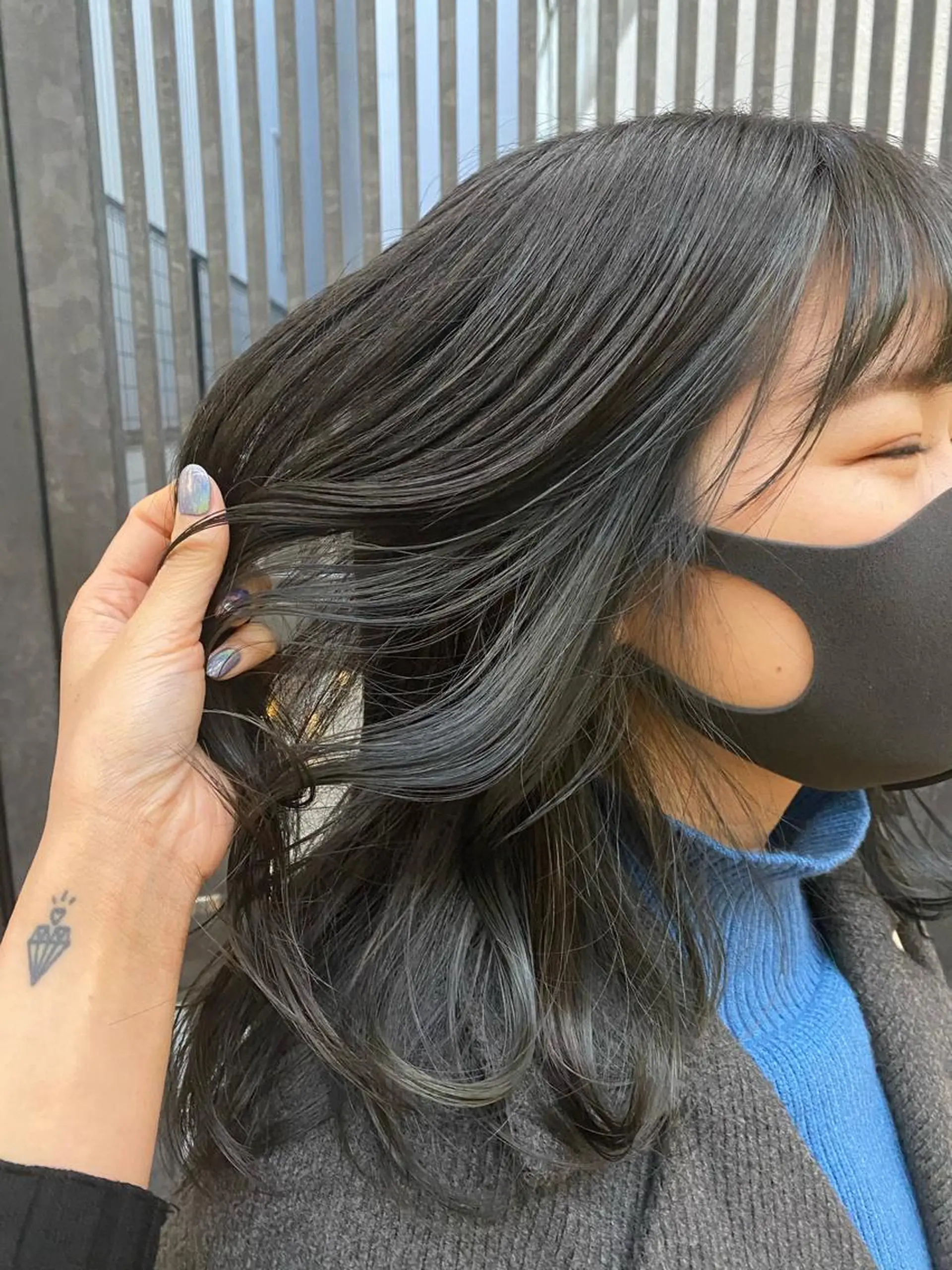 ミディアム ミストバング ウルフカット／吉村 桃子のヘアスタイル