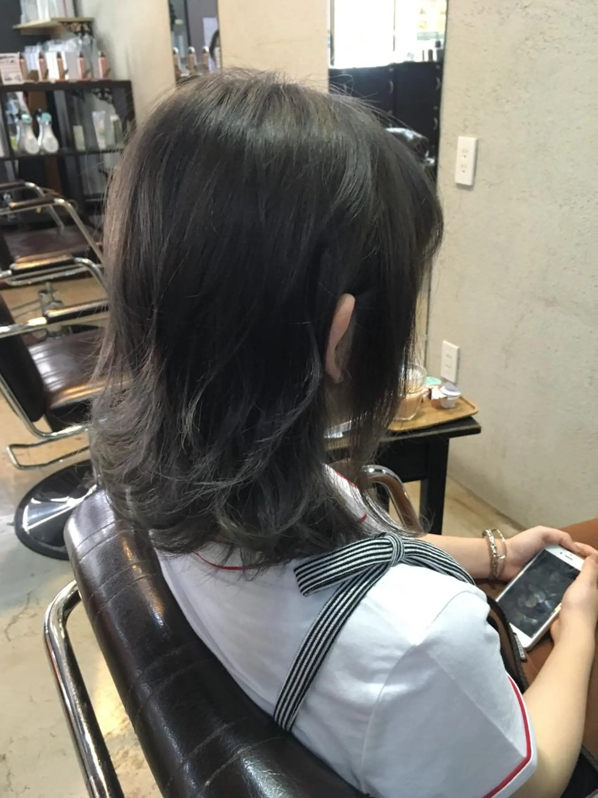 カラー ヘアアレンジ アッシュ ブリーチ 透明感カラー ラベンダーカラー ラベンダーグレー ヘアカラー 桜田 修未のヘアスタイル