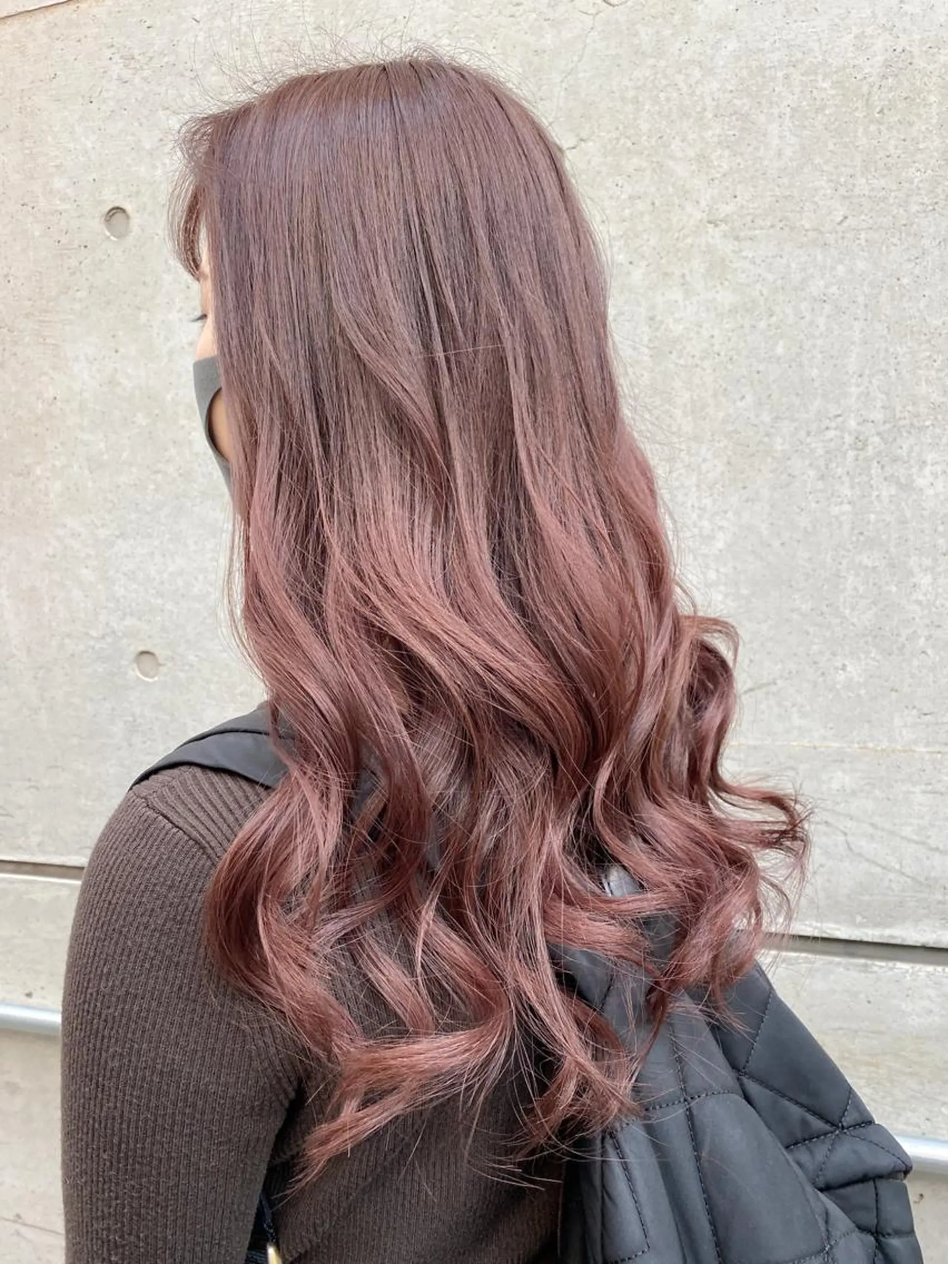 セミロング カラー ベージュカラー ピンクカラー ピンクベージュ 【透明感、艶髪】西村 有司のヘアスタイル