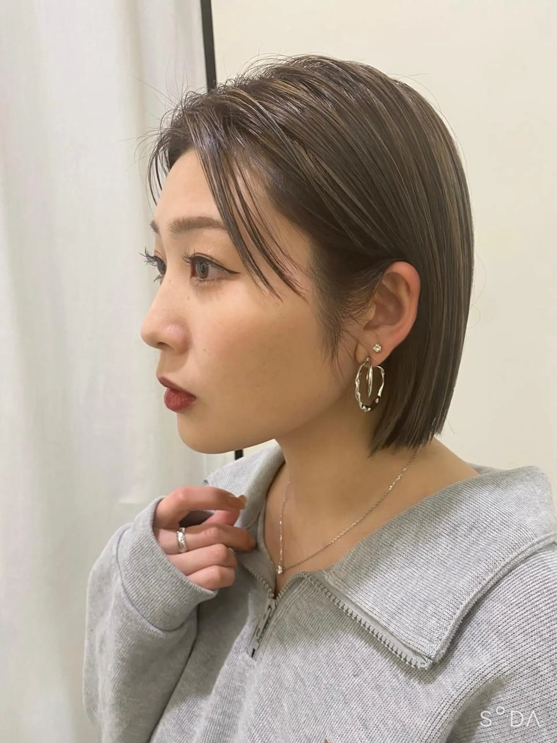 ショート ヘアアレンジ 前下がりボブ ボブ カット レイヤー🌟艶カラー 🕊まやのヘアスタイル