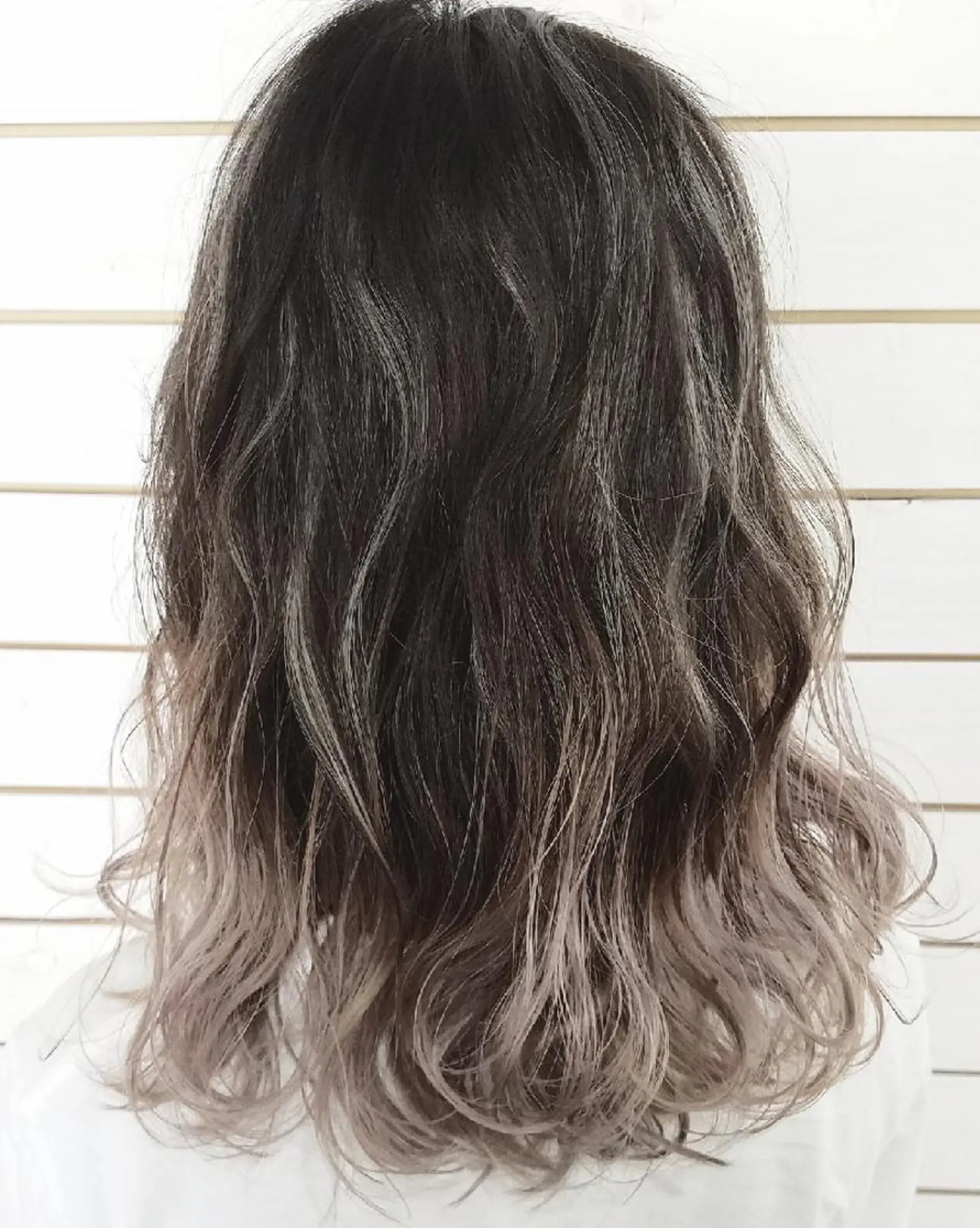 ミディアム 今中 小百合のヘアスタイル