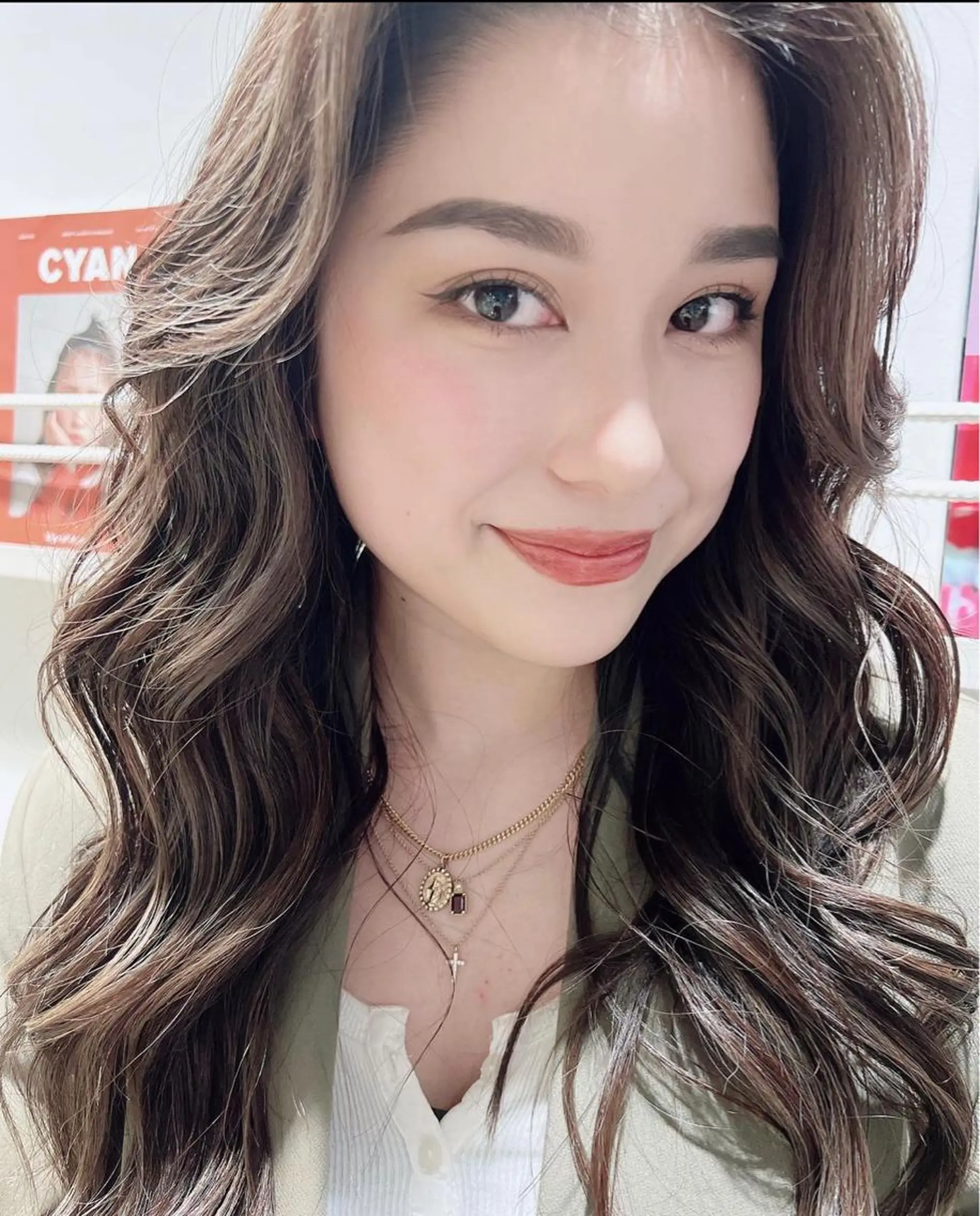 ロング ハイライト ヘアカラー Kakui Yuikaのヘアスタイル