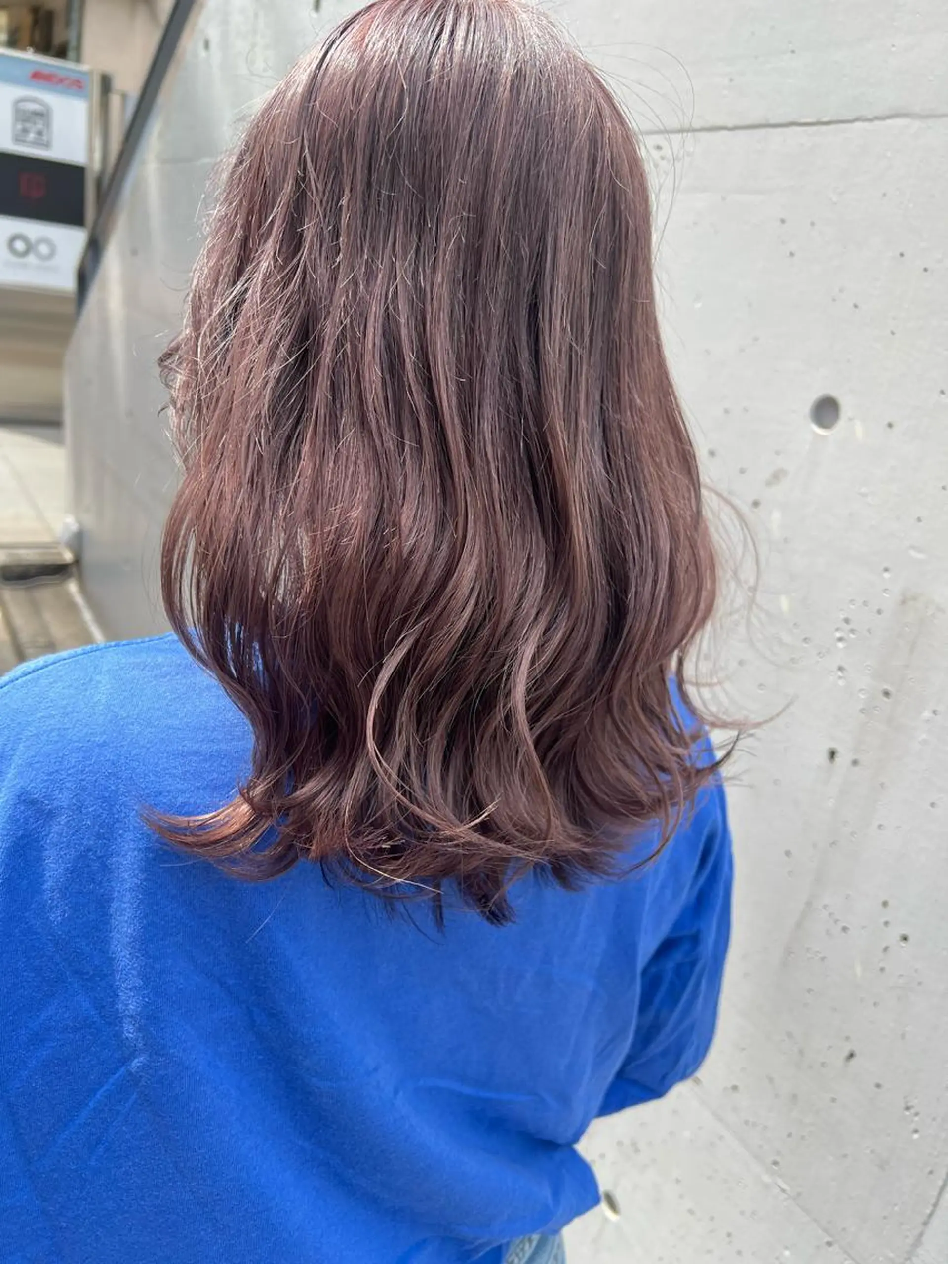 セミロング ヘアアレンジ 🔥ハイトーンカラー ギャルNAOKI🔥のヘアスタイル