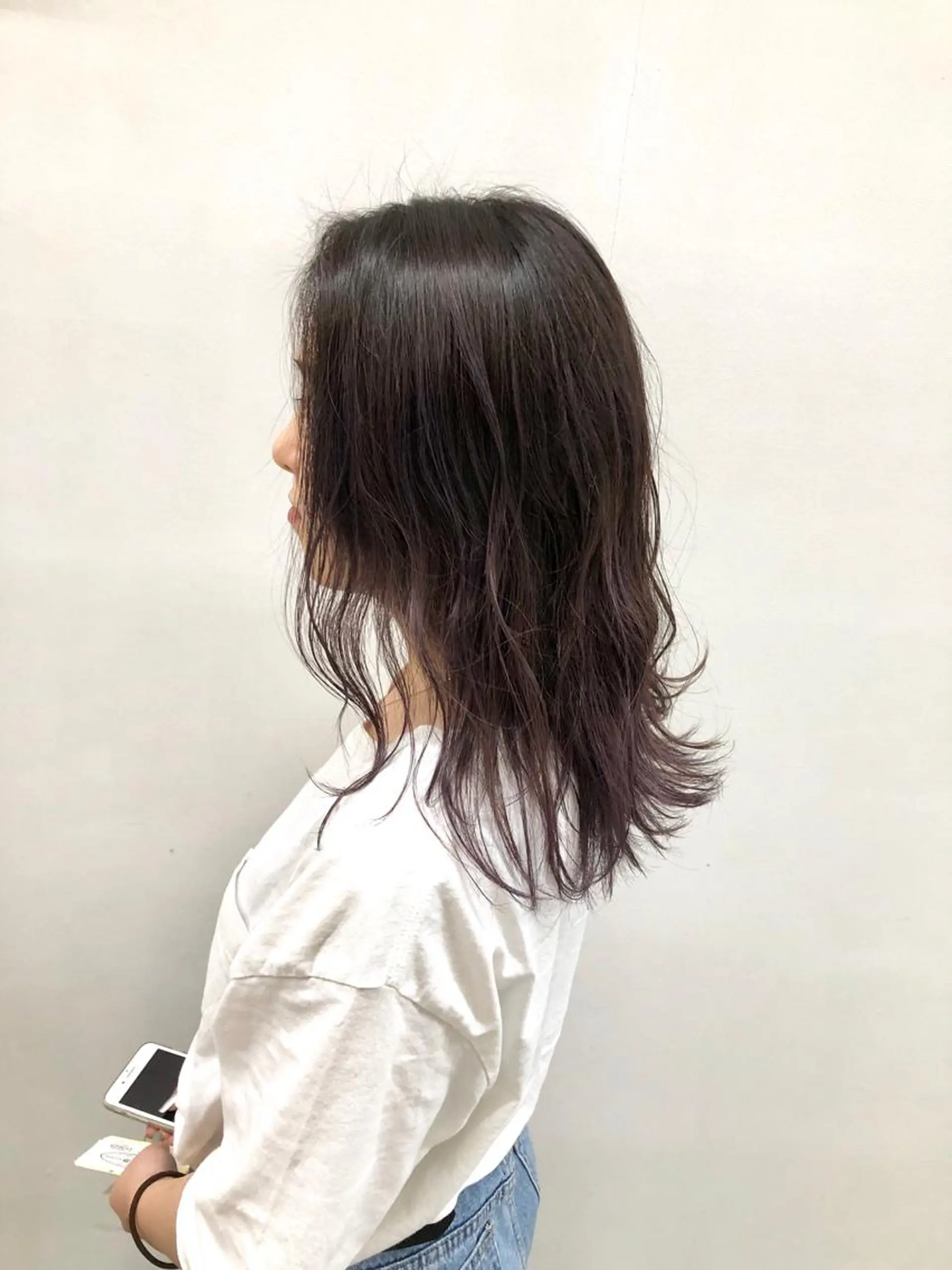 セミロング カラー バレイヤージュ ラベンダーカラー レイヤーカット 東條 克義のヘアスタイル