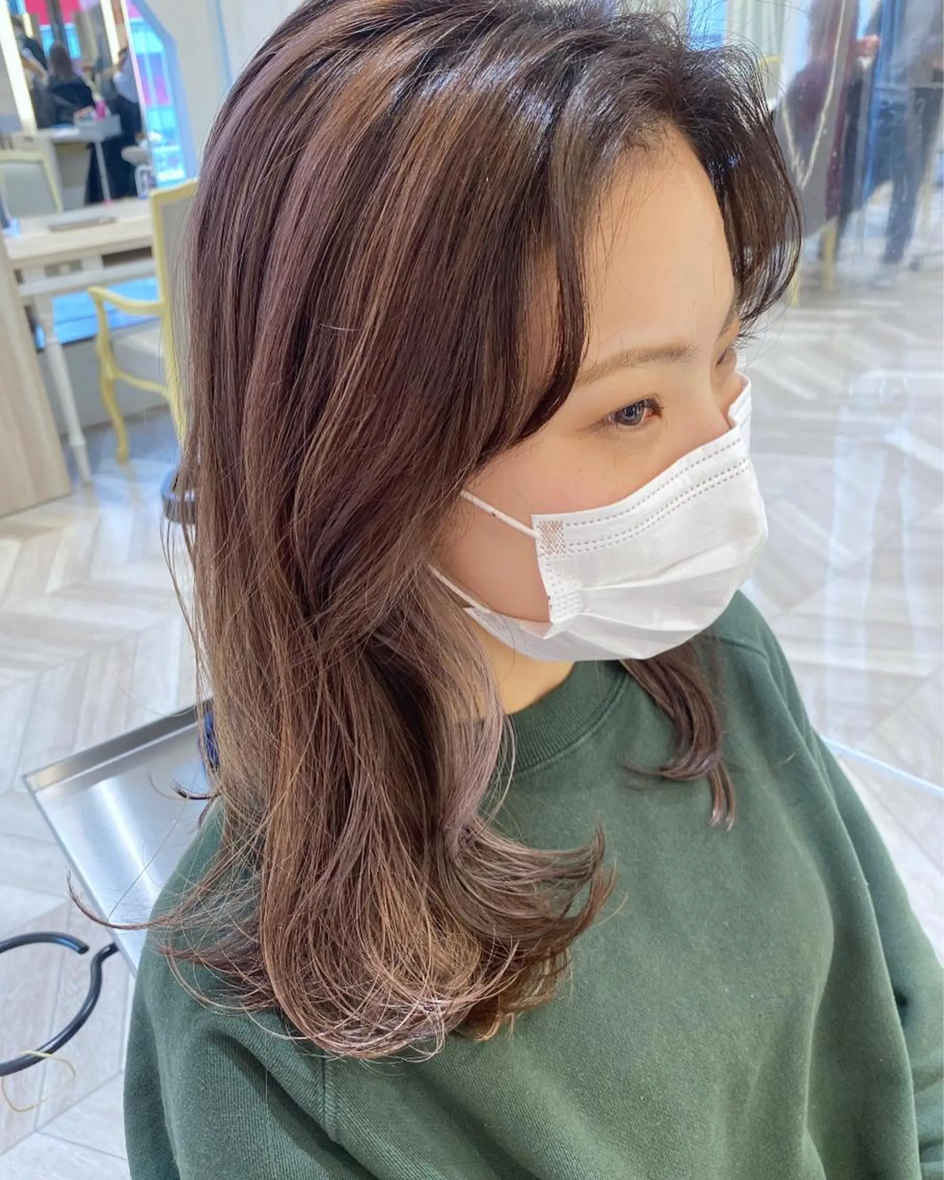 セミロング カラー ハイライトカラー ハイライト 小顔レイヤー/ ベージュ🤍Rieのヘアスタイル