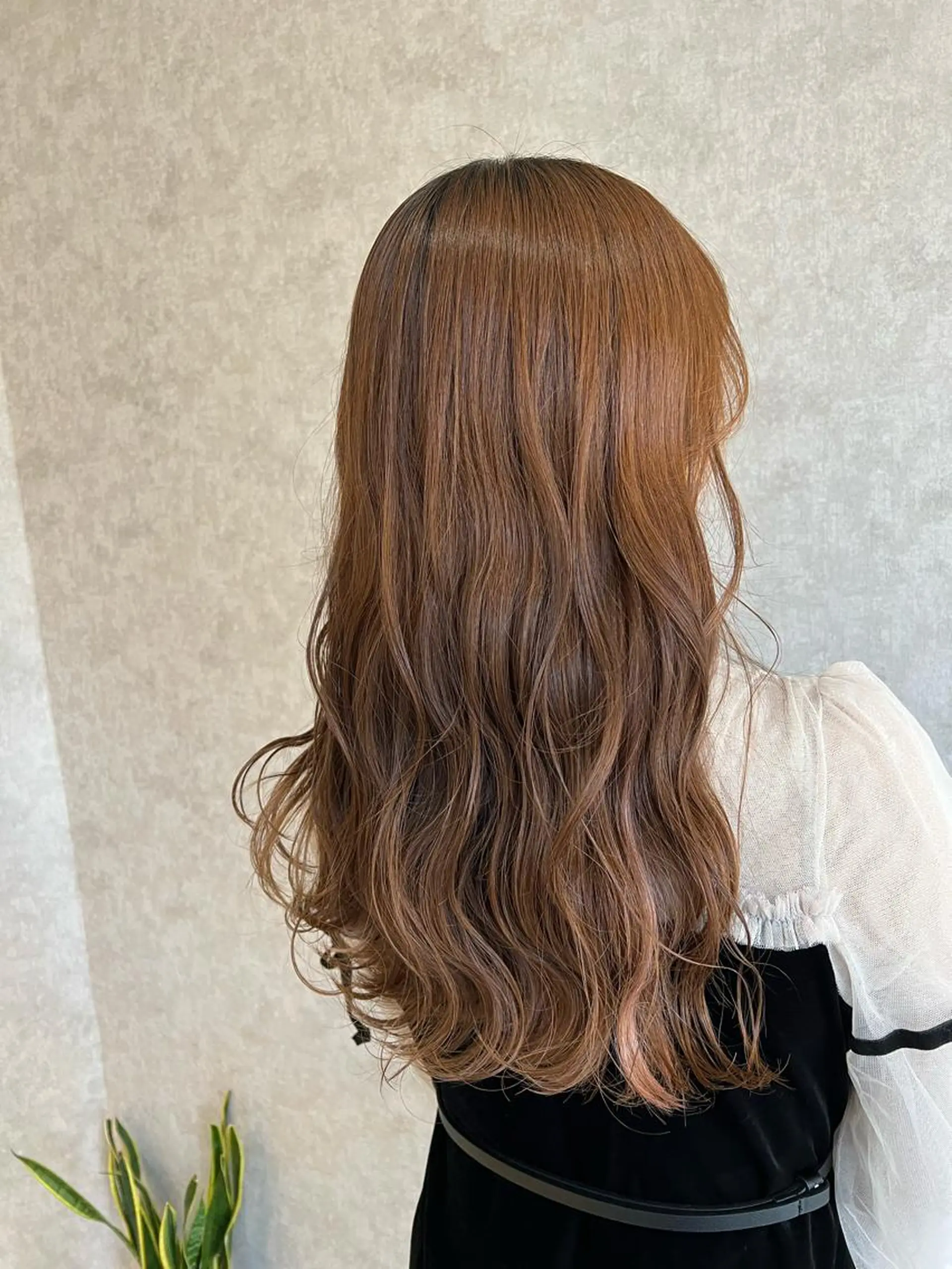 ロング ヘアアレンジ Rio/ヘアセット/ ハイトーンカラーのヘアスタイル