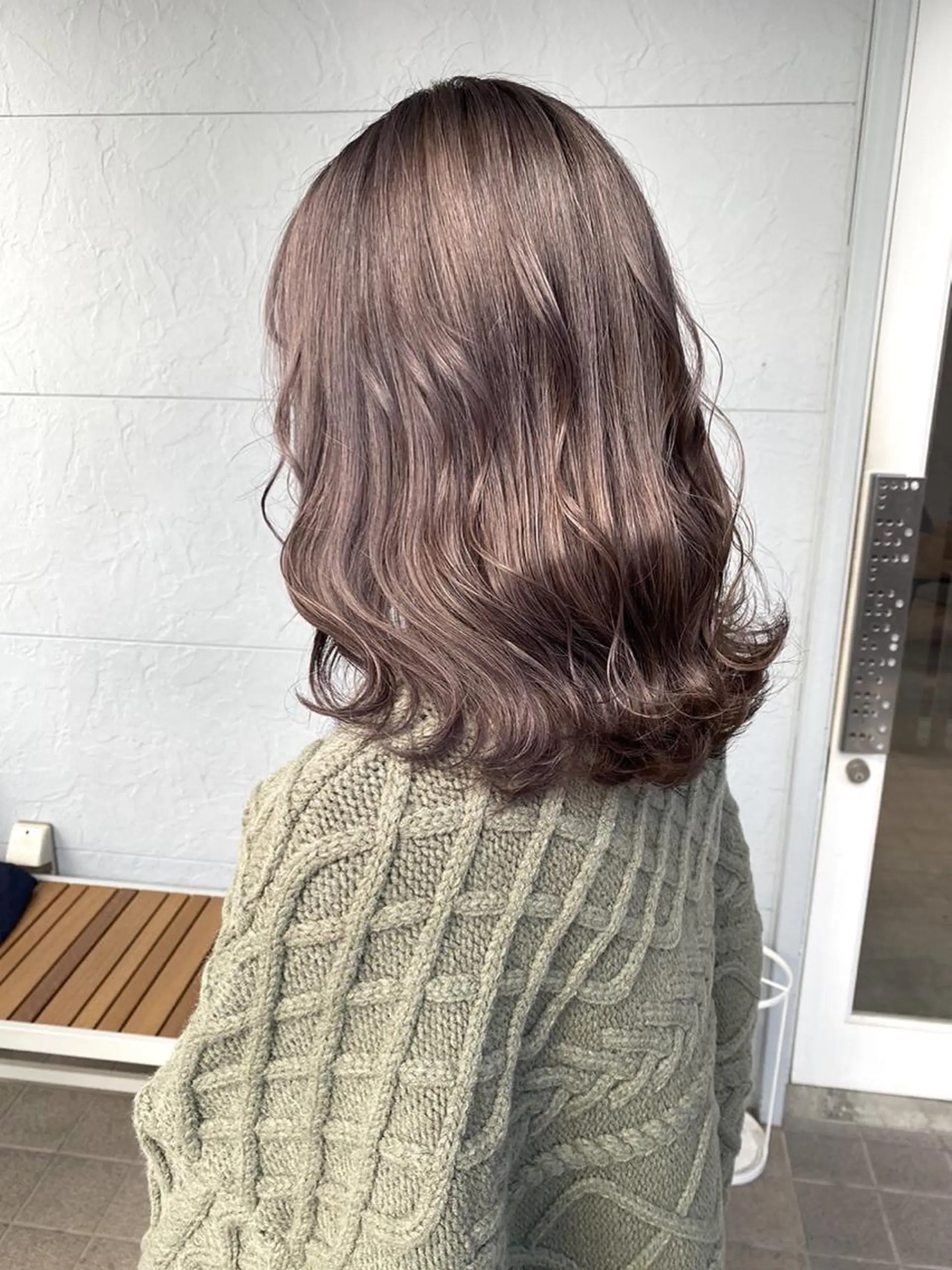 セミロング カラー ヘアアレンジ カット ヘアカラー トリートメント lani ブリーチ /ダブルカラーのヘアスタイル