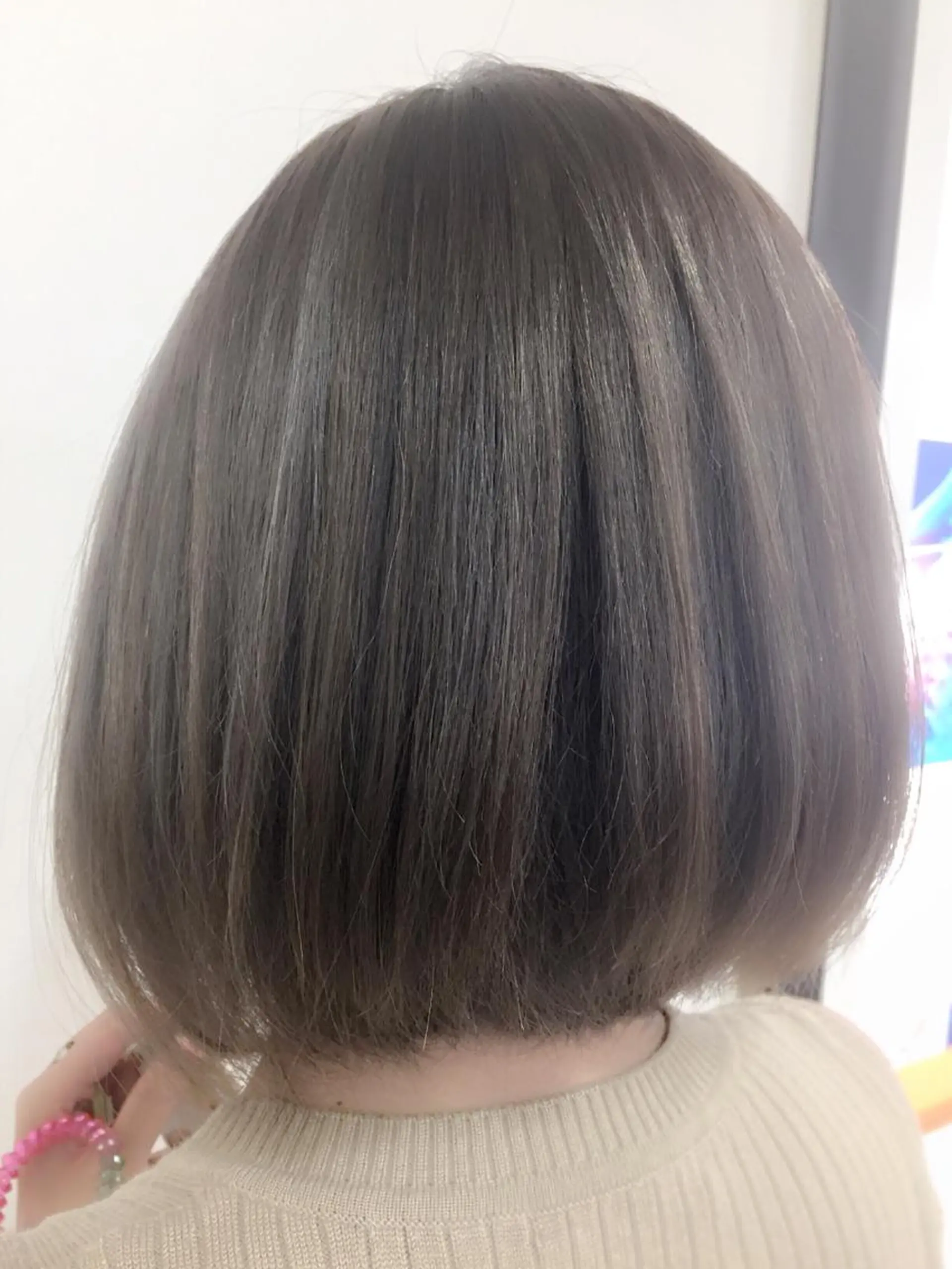 ミディアム カラー グレージュ ハイライトカラー ハイトーンカラー ハイトーングレージュ 外国人風カラー ELEN 向ヶ丘遊園のヘアスタイル