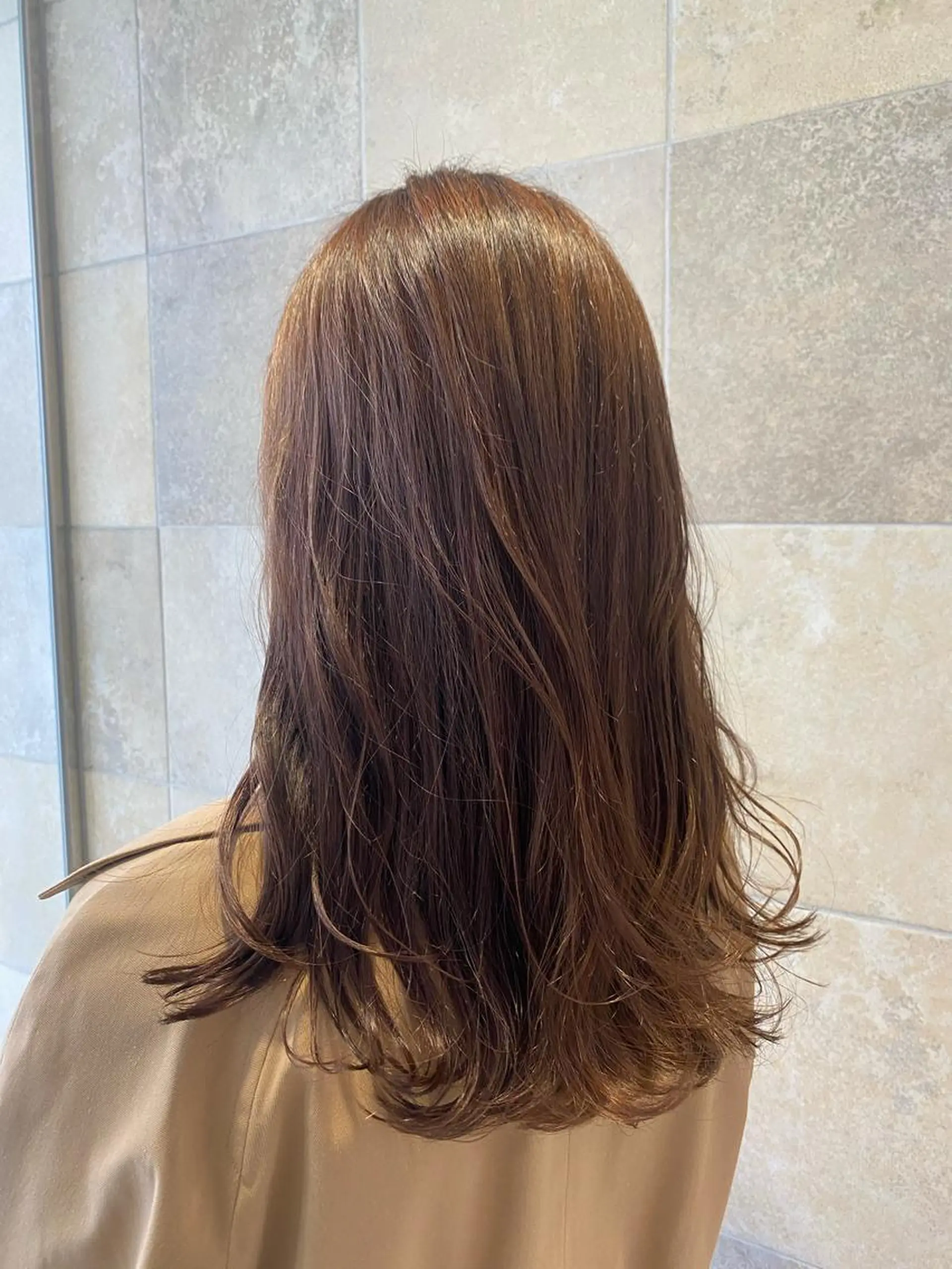 セミロング カラー 艶髪/透明感/ 三宅晴香のヘアスタイル