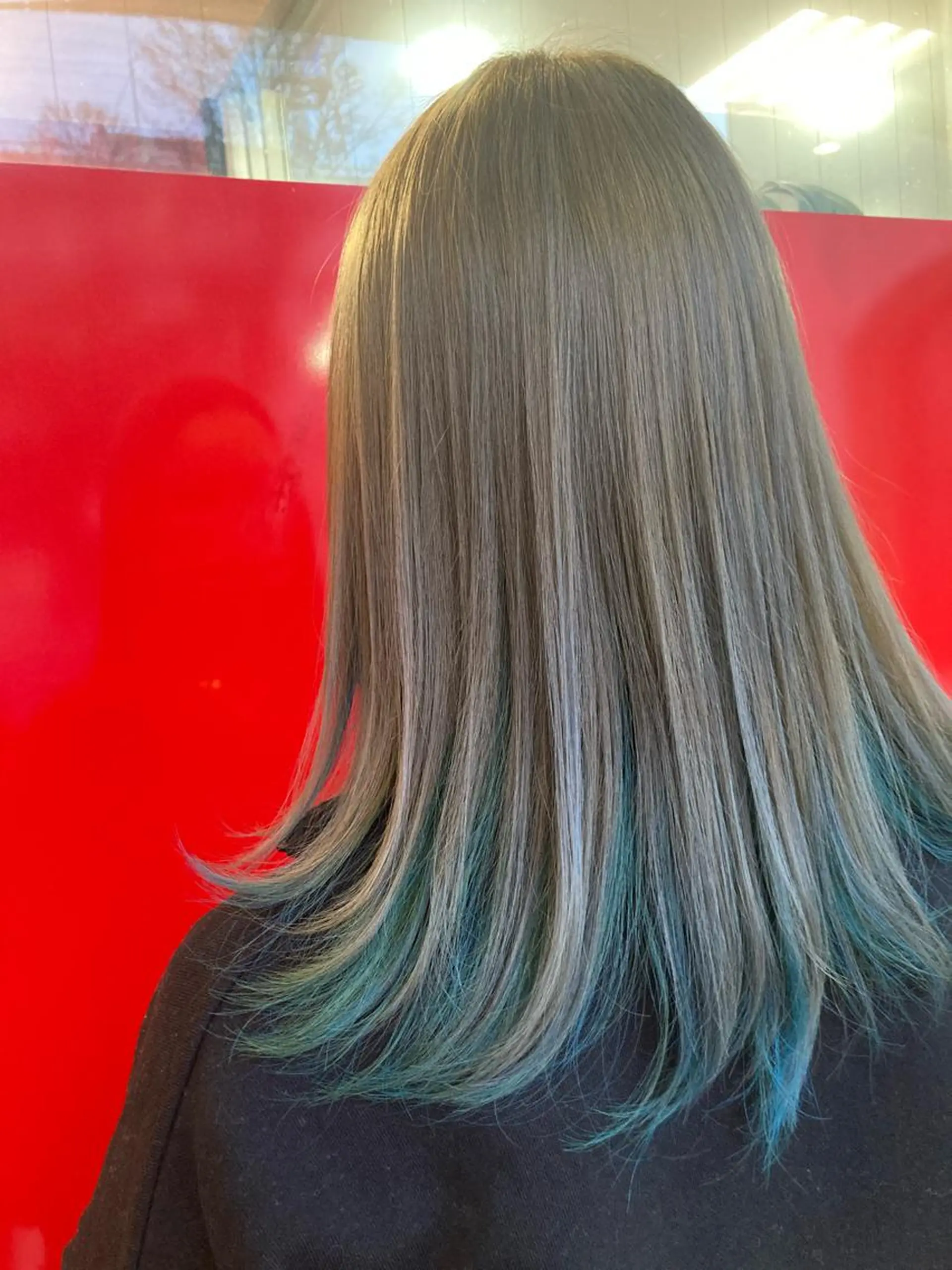 ロング カラー 横山 千春のヘアスタイル