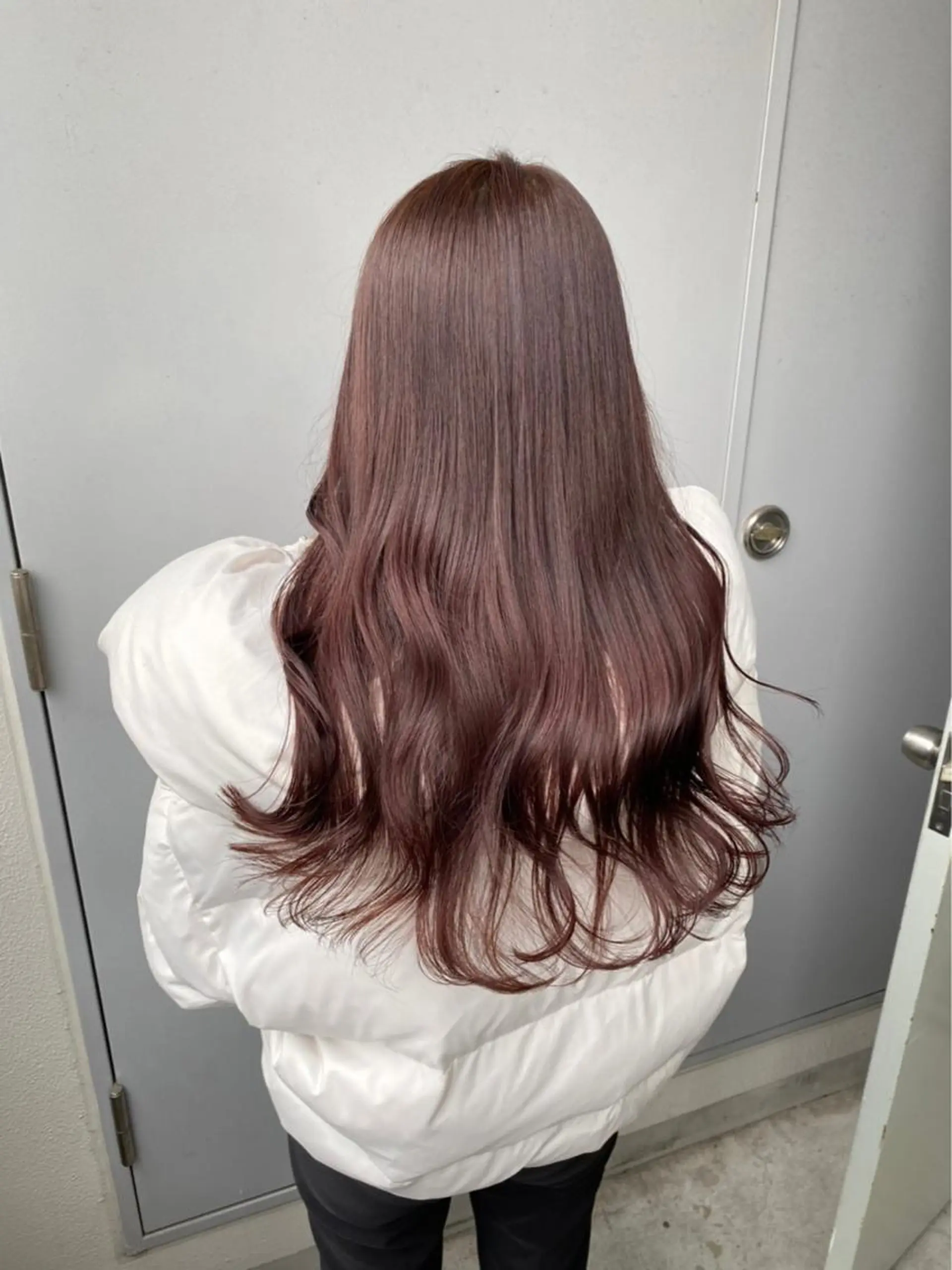 ミディアム ❤︎ワンホンガーリー なハイトーンヘア❤︎のヘアスタイル