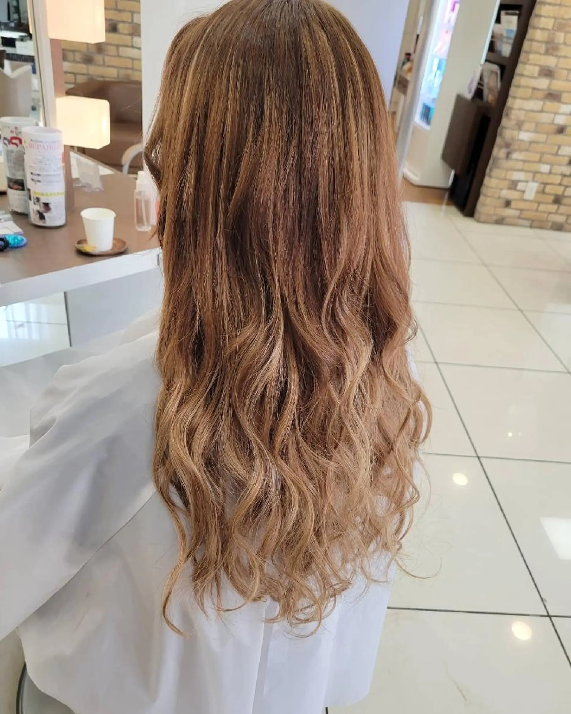 ロング カット ヘアカラー トリートメント エクステ 羽エクステ🩷 🤍まき🤍のマツエク・マツパデザイン