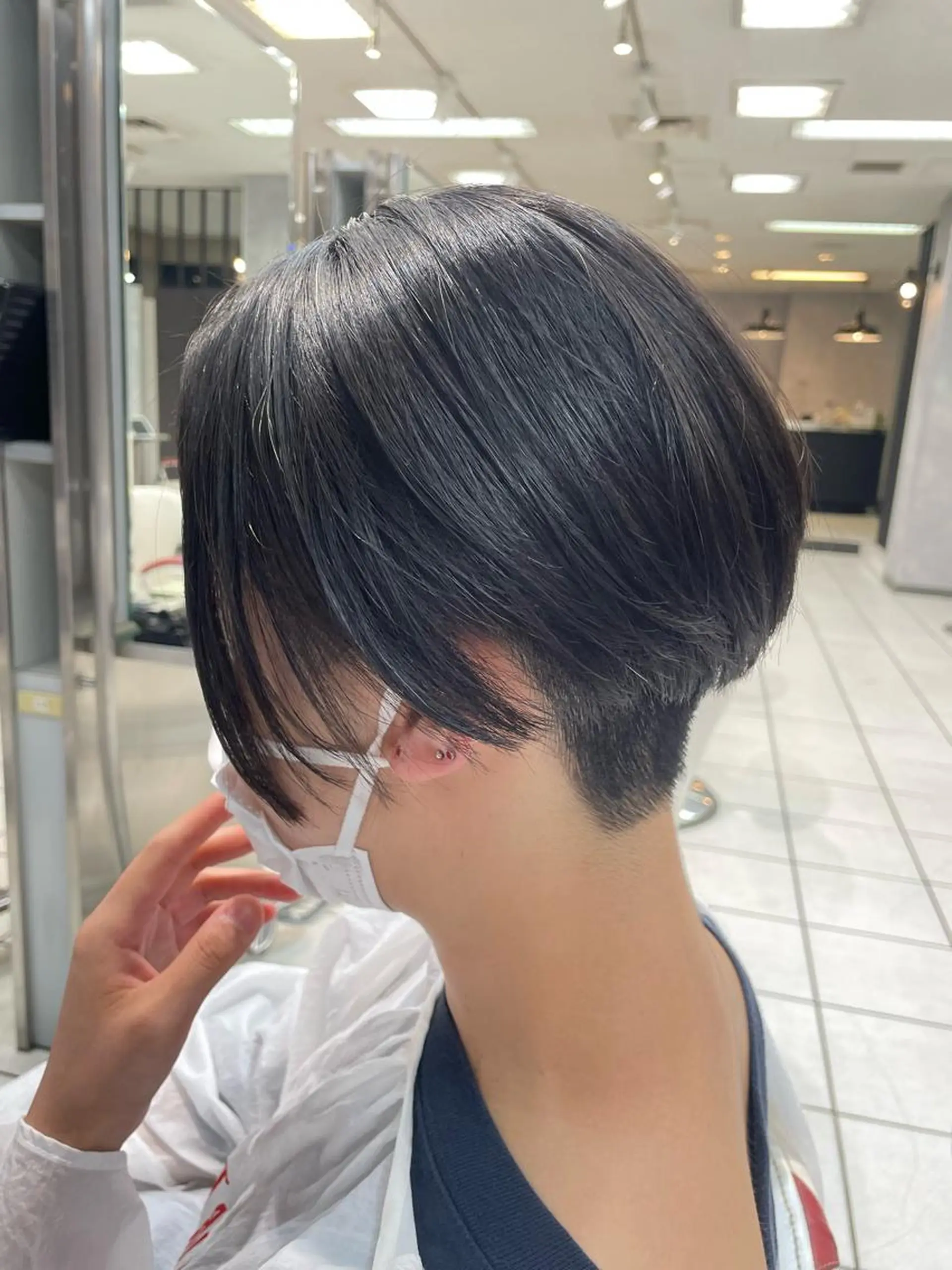 ショート ハンサムショート ショートヘア 縮毛矯正 刈り上げ アートディレクター 尾内 友美のヘアスタイル