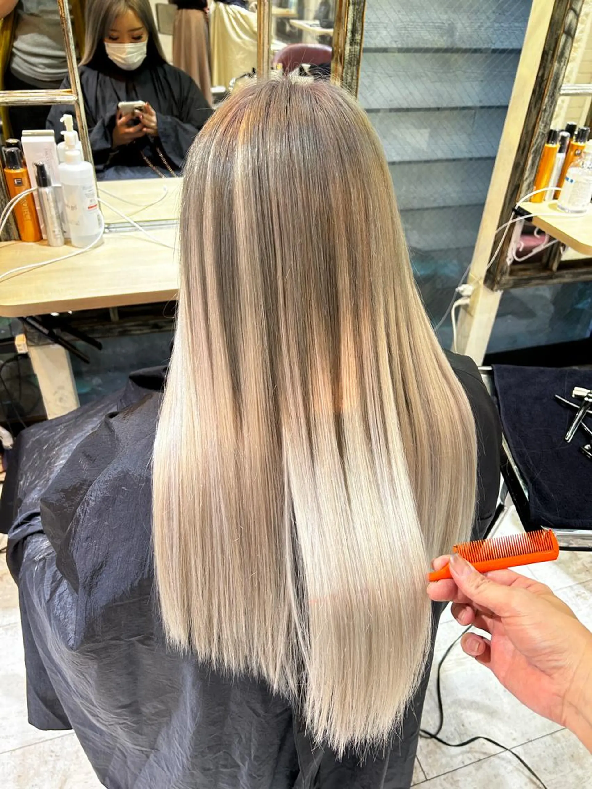 ロング カラー カット エクステ イズ ミのヘアスタイル