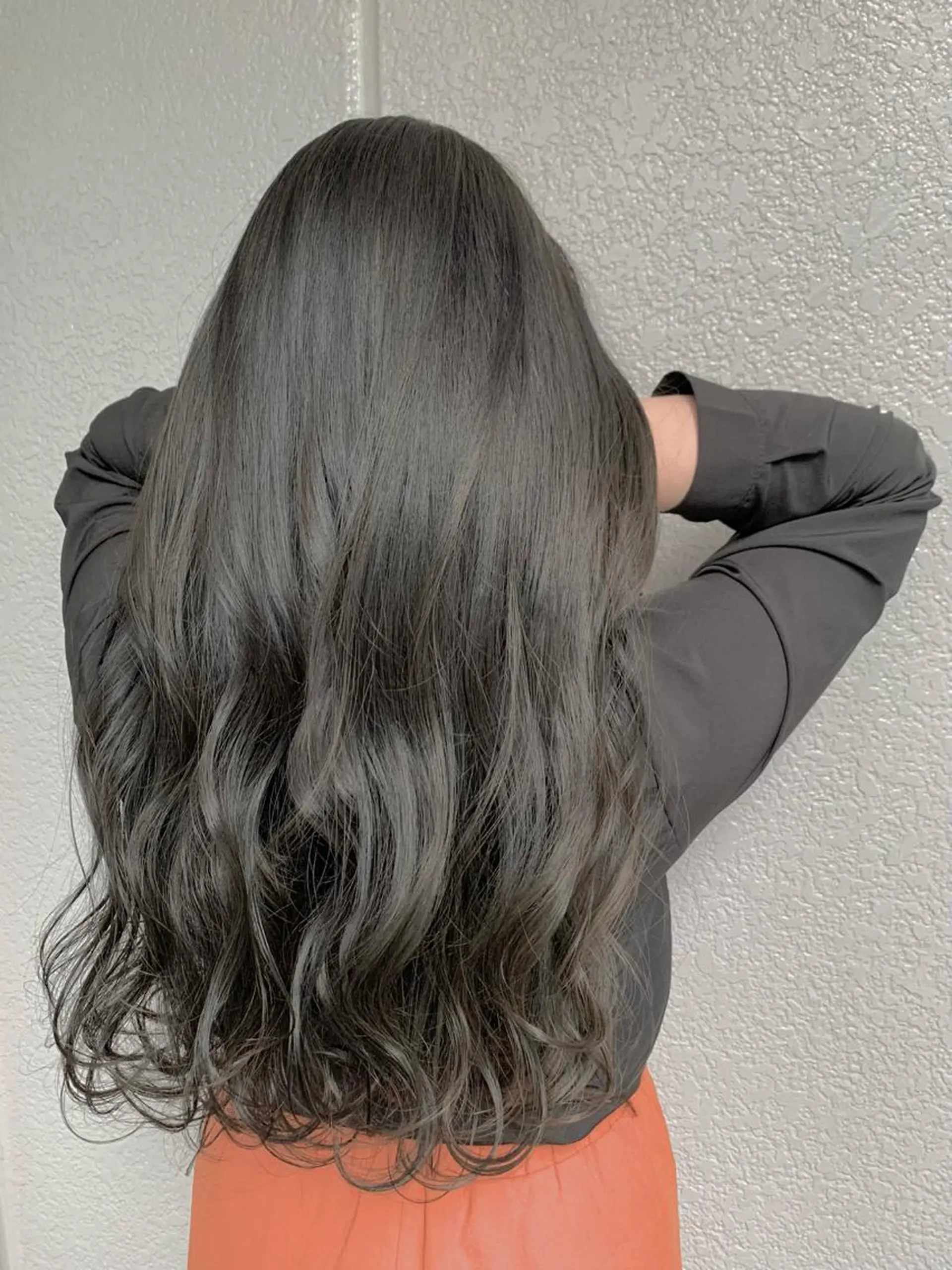 ロング カラー ブリーチ グレージュ カーキグレージュ ブリーチなしカラー 💎赤み消しカラー 特化型デザイナー💎のヘアスタイル