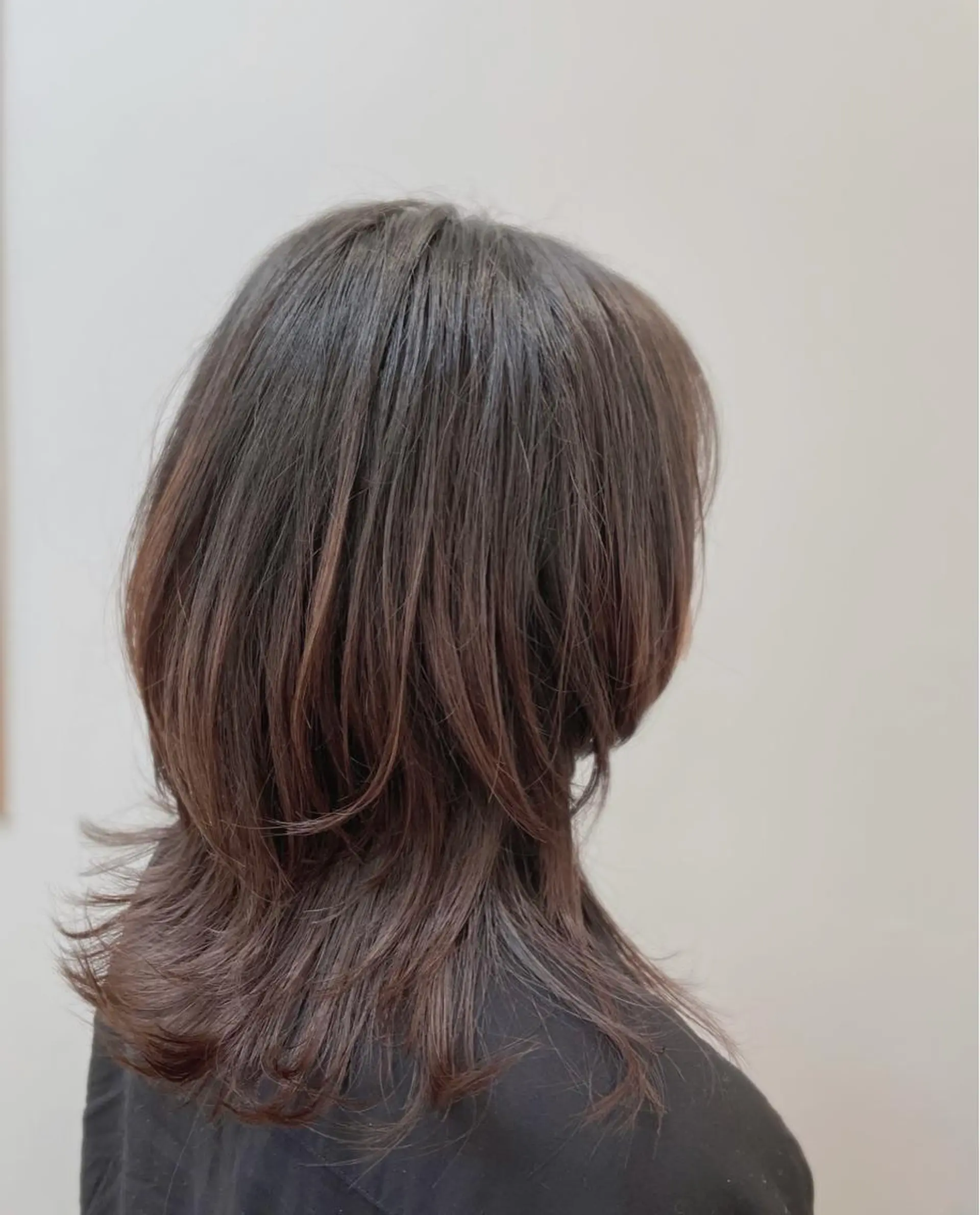 セミロング 糟谷 遥のヘアスタイル