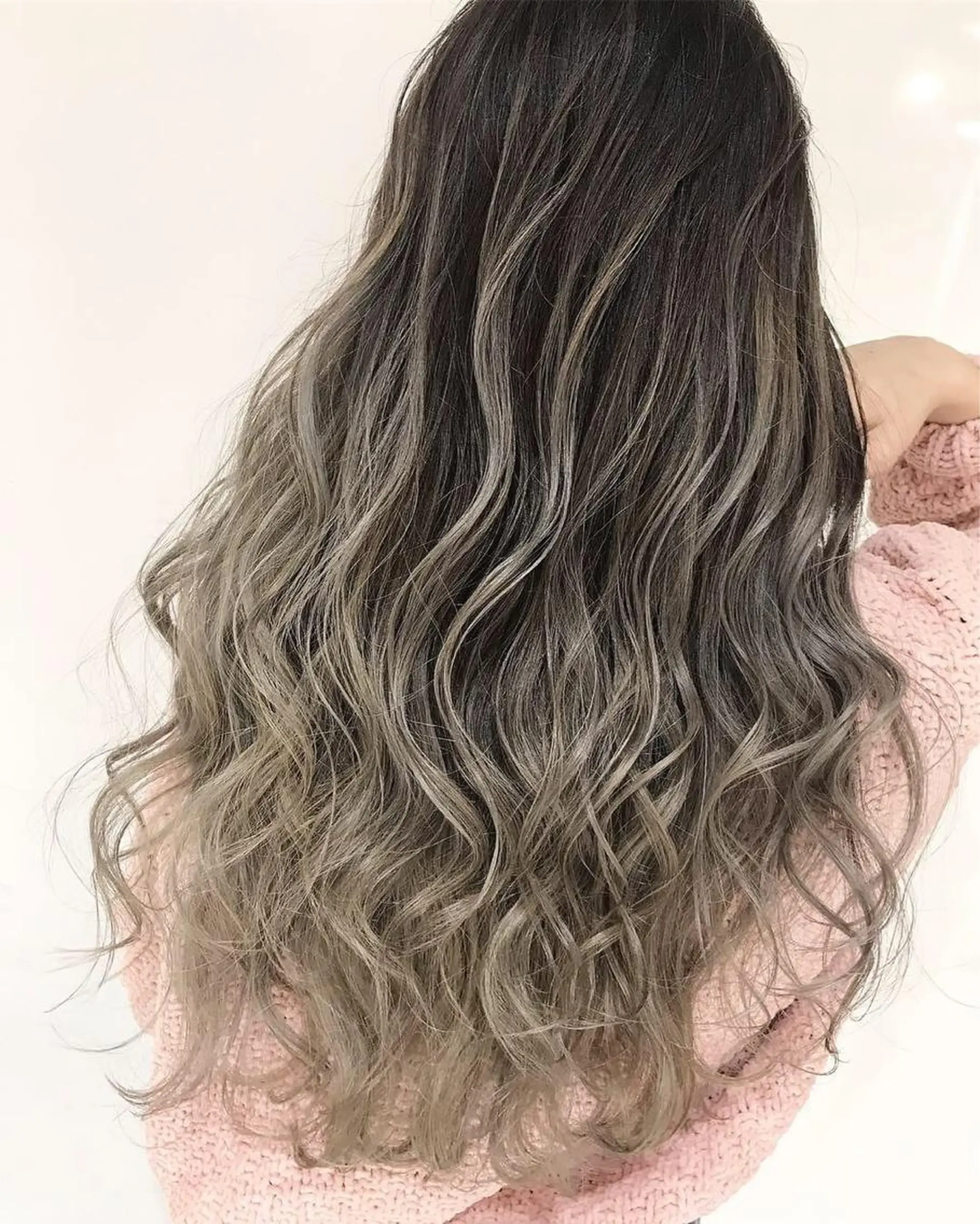 ロング カラー ヘアアレンジ ベージュカラー グラデーションカラー ハイライトカラー くせ毛 外国人風カラー 阿部 圭悟のヘアスタイル