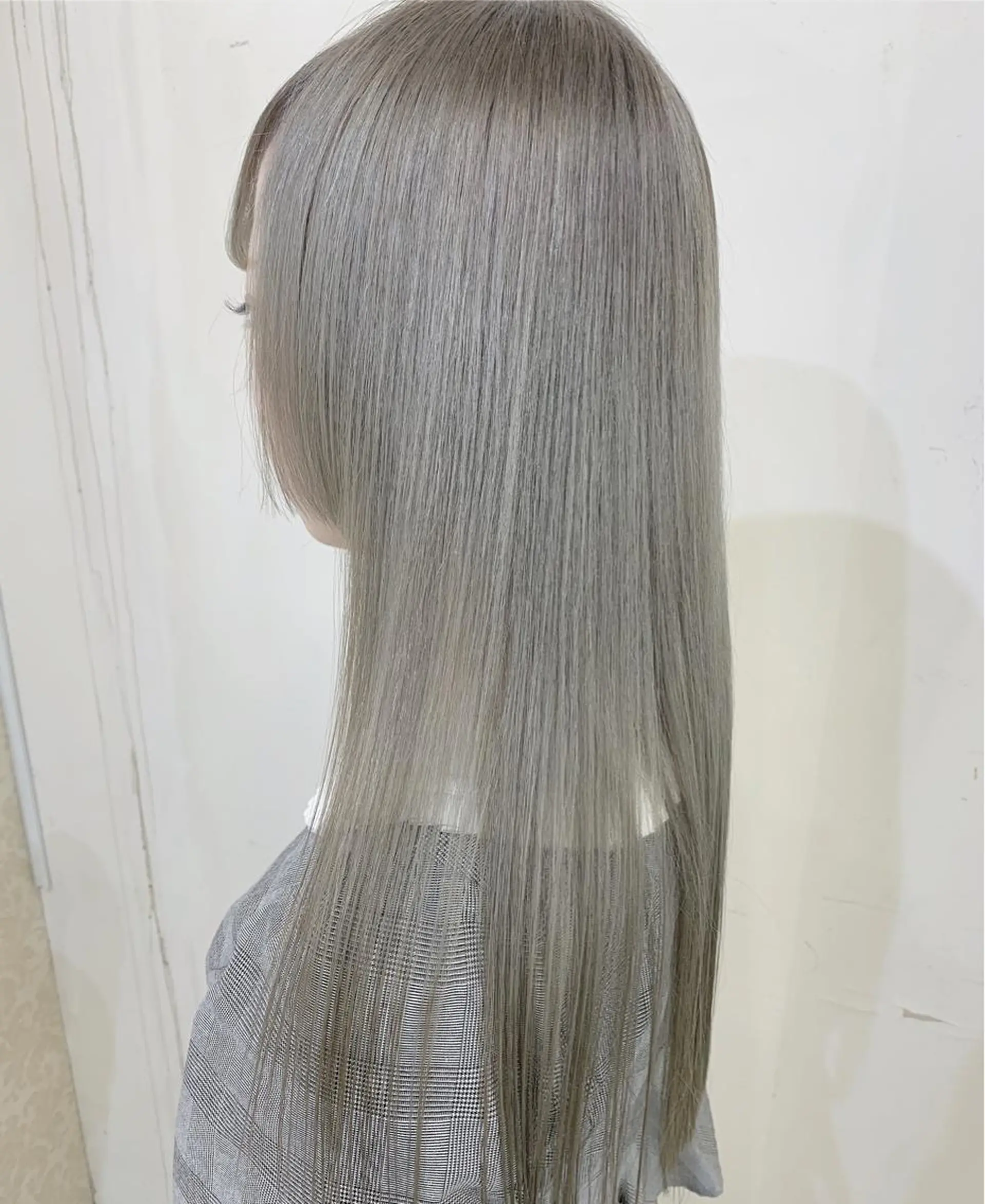 ミディアム カラー ヘアカラー トリートメント にしき さんのヘアスタイル