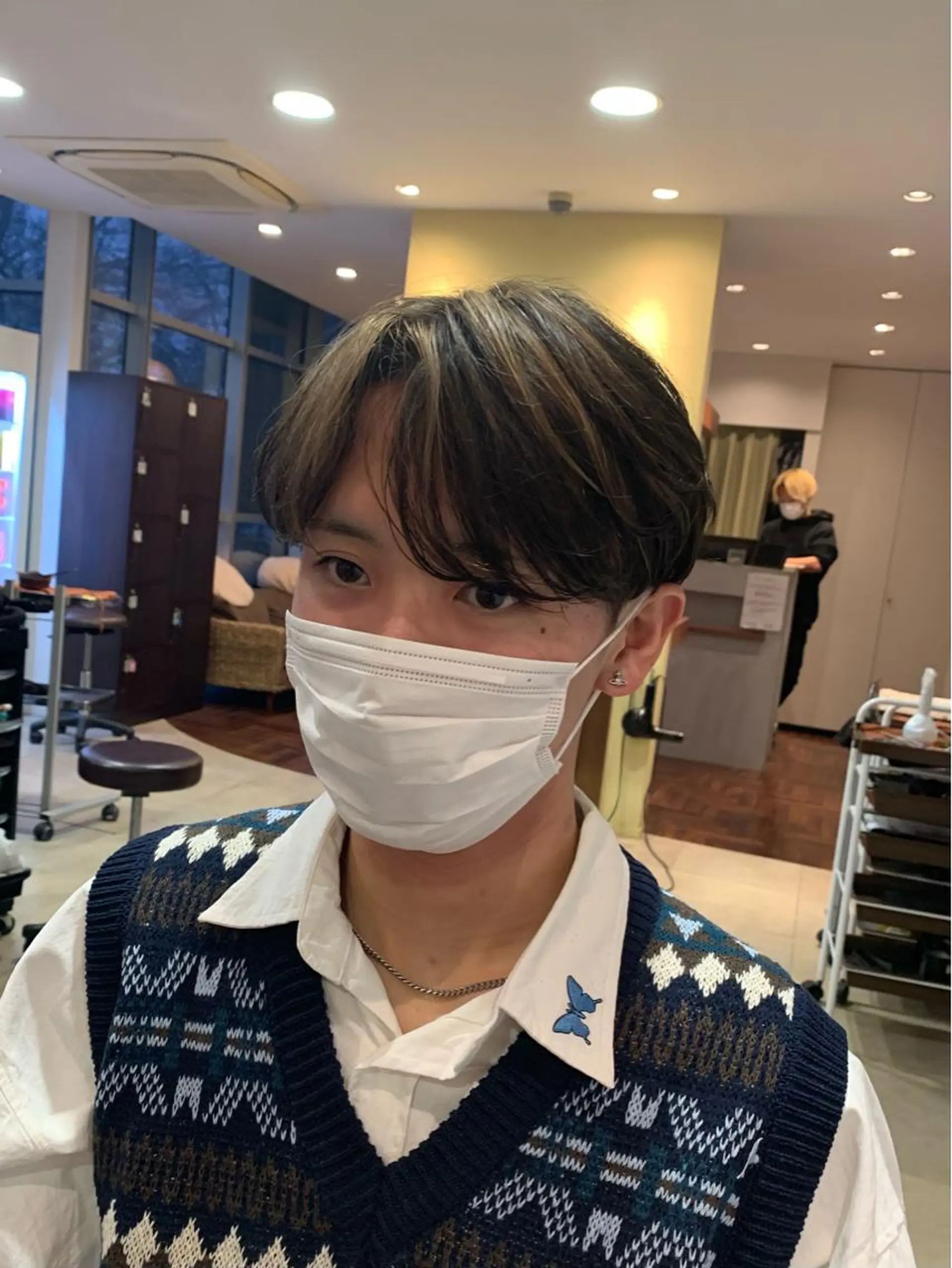 パーマ メンズ メンズハイライト カルマパーマ メンズパーマ カット ヘアカラー トリートメント カットが上手い 💇‍♂🌸サク🌸のヘアスタイル