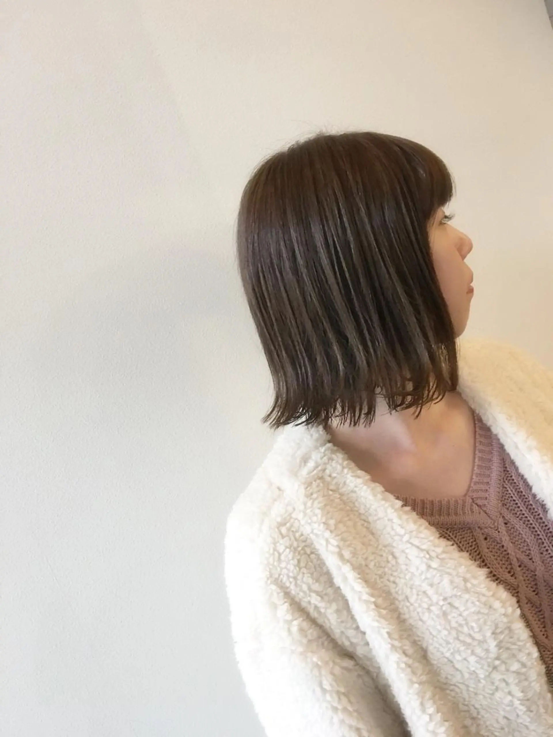 ミディアム カラー グレージュ カーキグレージュ ボブ 外ハネヘア カット ヘアカラー トリートメント 江藤 星史のヘアスタイル