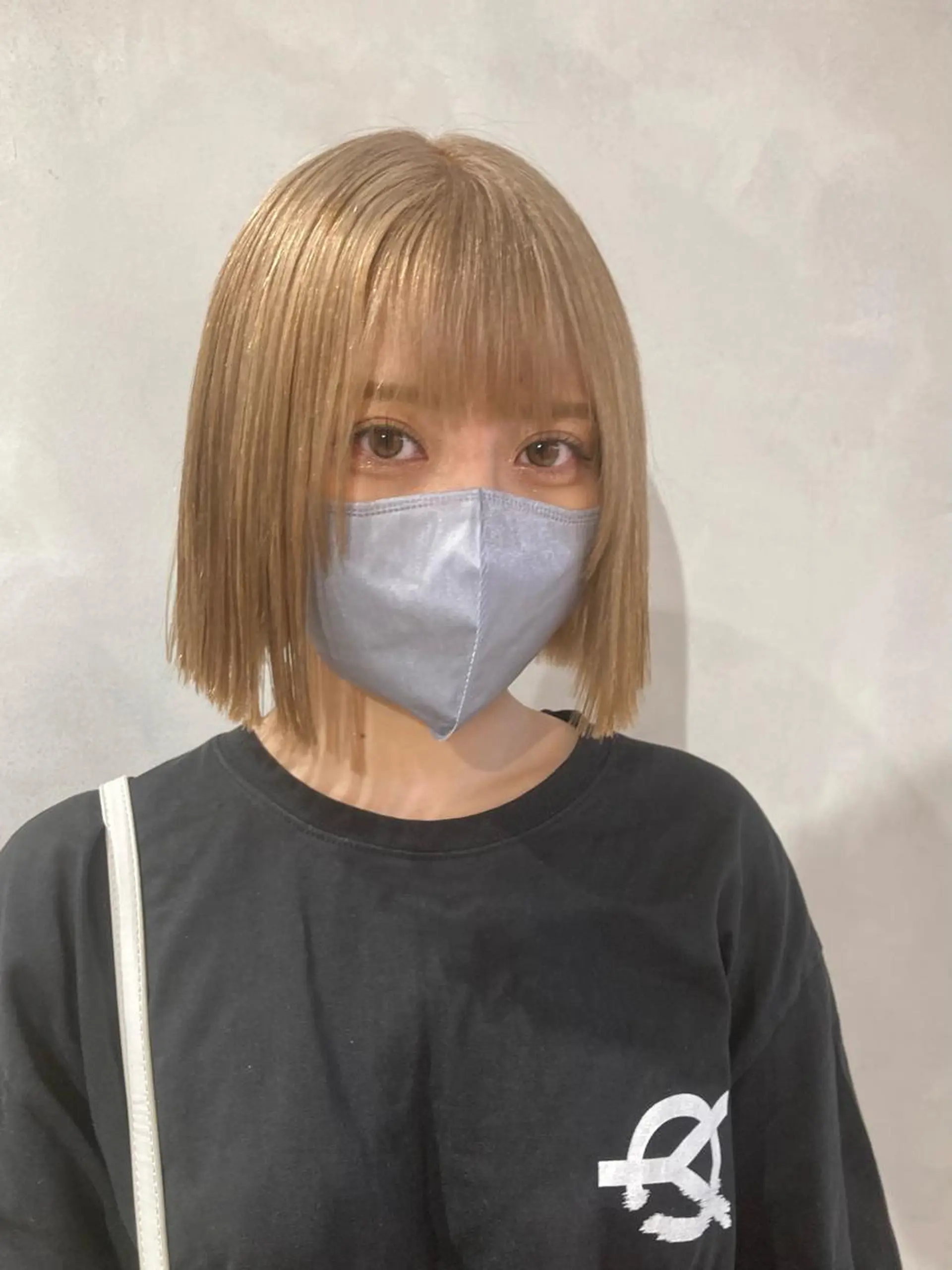 ショート カラー ベージュカラー ミルクティーベージュ カット ヘアカラー トリートメント ✳️ウルフ/メンズ/ スパイラルパーマ✳️のヘアスタイル