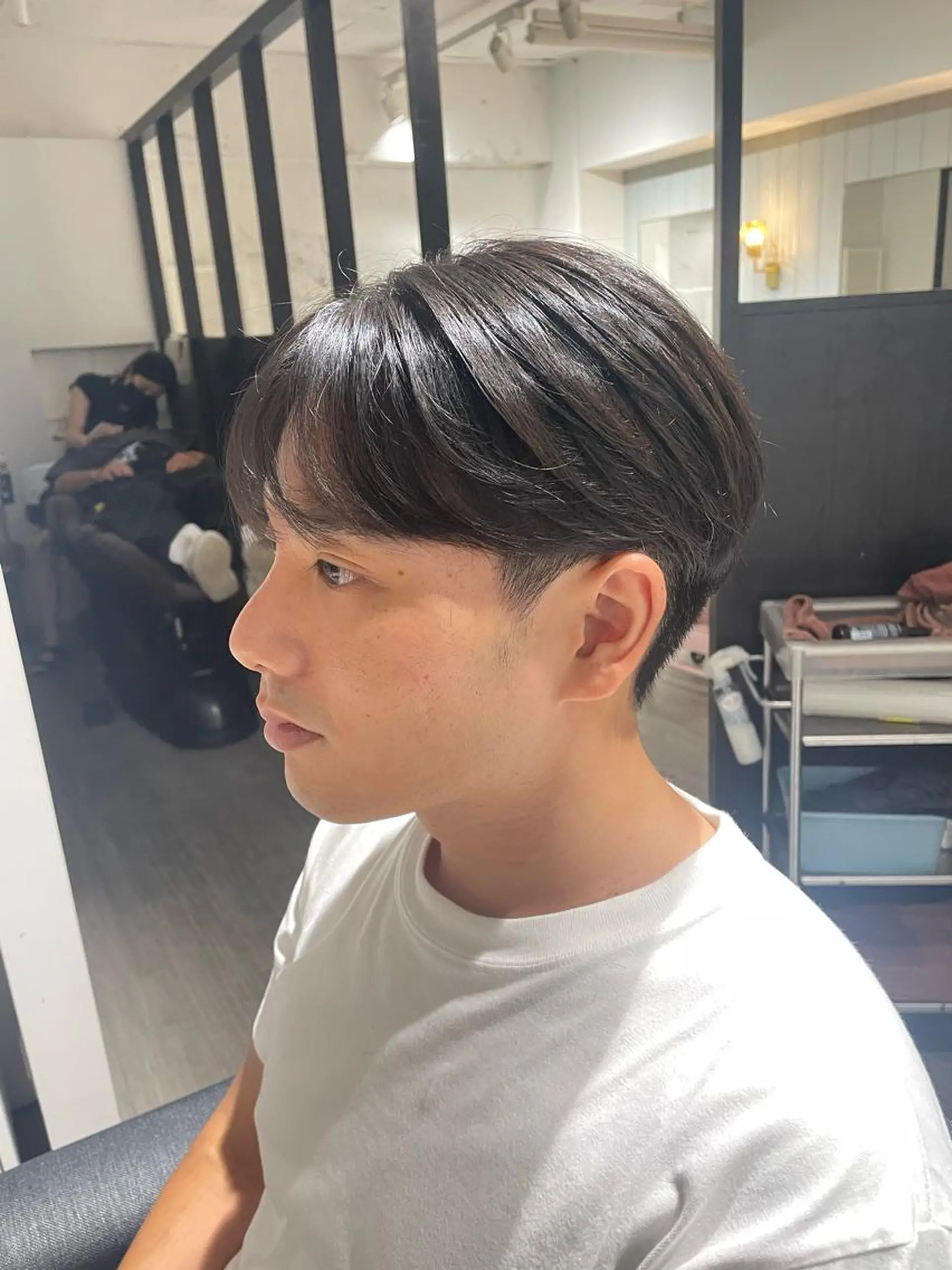 ショート パーマ メンズ センターパート ダウンパーマ カルマパーマ メンズ韓国風 韓国マッシュ カット key キーのヘアスタイル