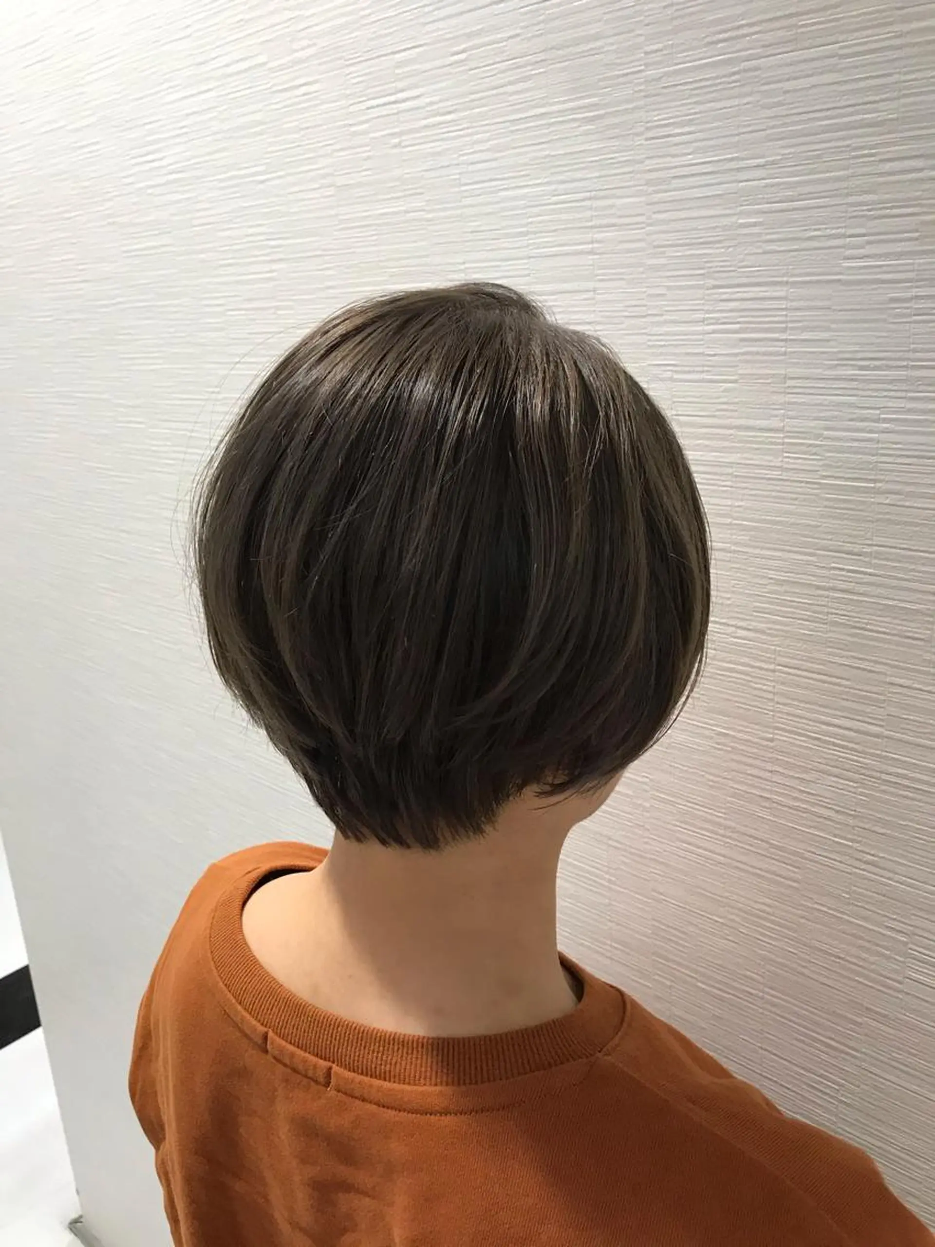 ショート カラー ヘアアレンジ ベージュカラー ブリーチ ブラウンカラー ブラウンベージュ 透明感カラー 【東北メンズヘア1 位受賞🥇】本間祐太のヘアスタイル