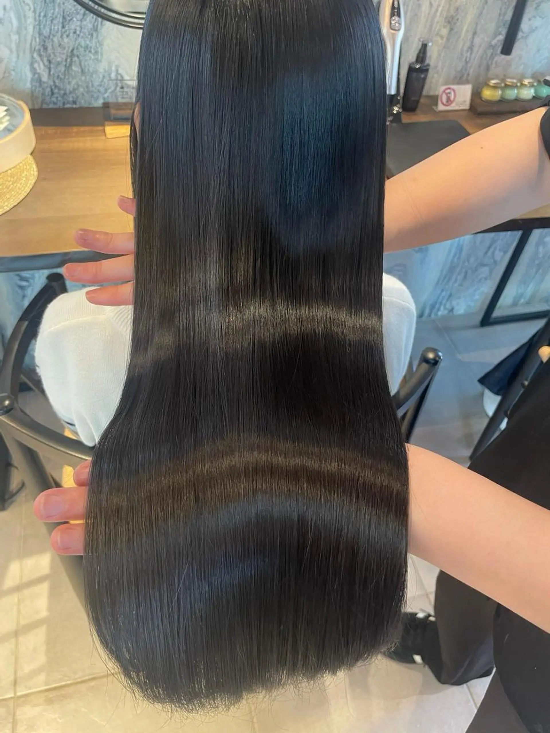 ロング LANVERY所属・うる艶ヘア💐 艶ハイトーン💐彩夏のヘアスタイル