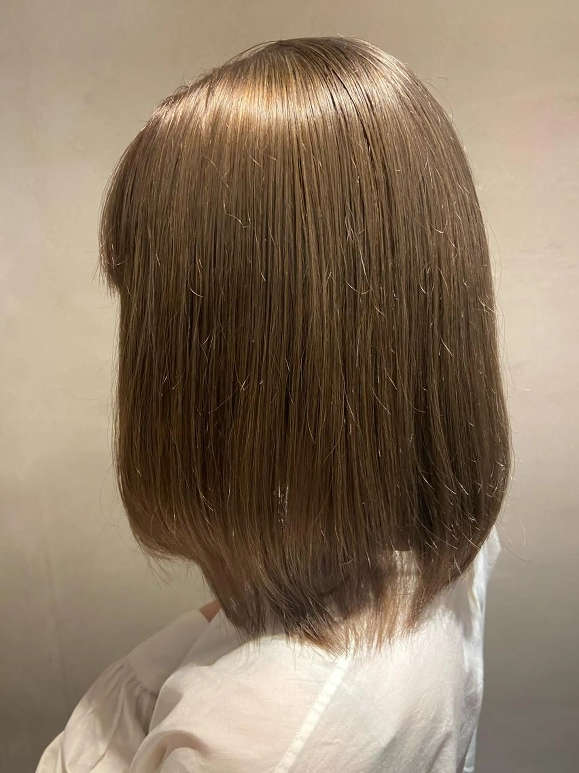 ショート カラー ヘアカラー 石崎 真維のヘアスタイル