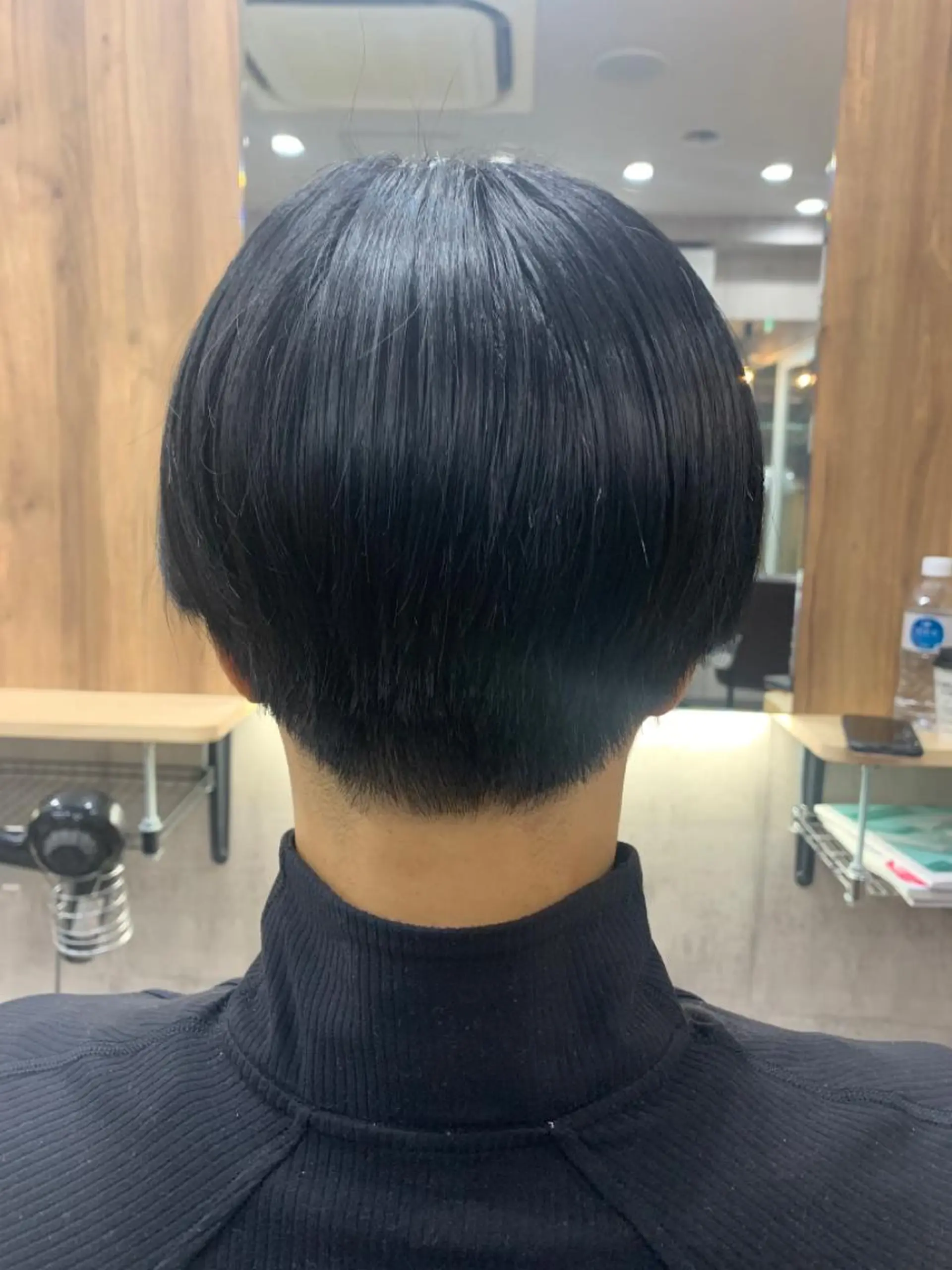 ショート カラー バレイヤージュ 黒髪 ブリーチ ケアブリーチ ダブルカラー カット hair salon mementoのヘアスタイル