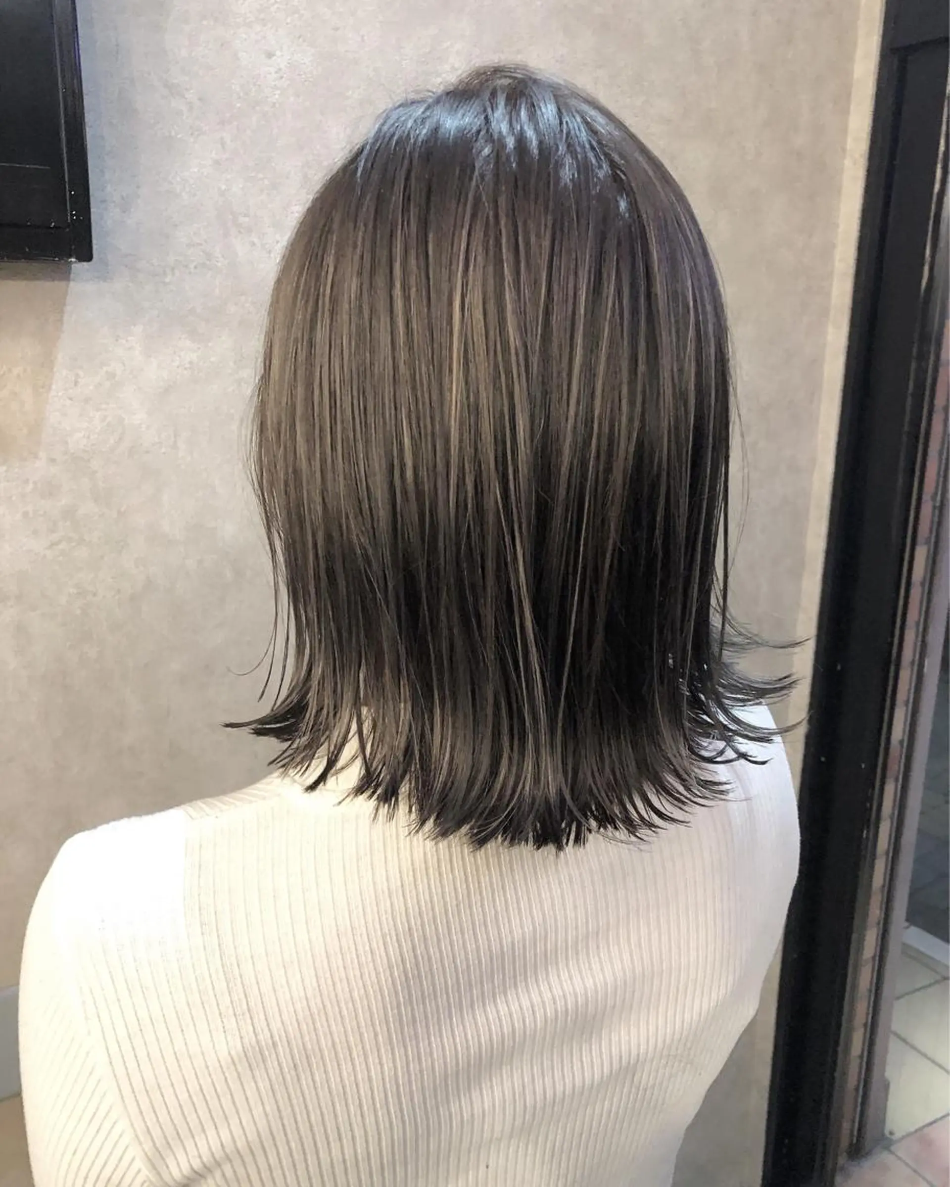 ミディアム カラー 顔周りレイヤー/韓国 ブリーチminamiのヘアスタイル