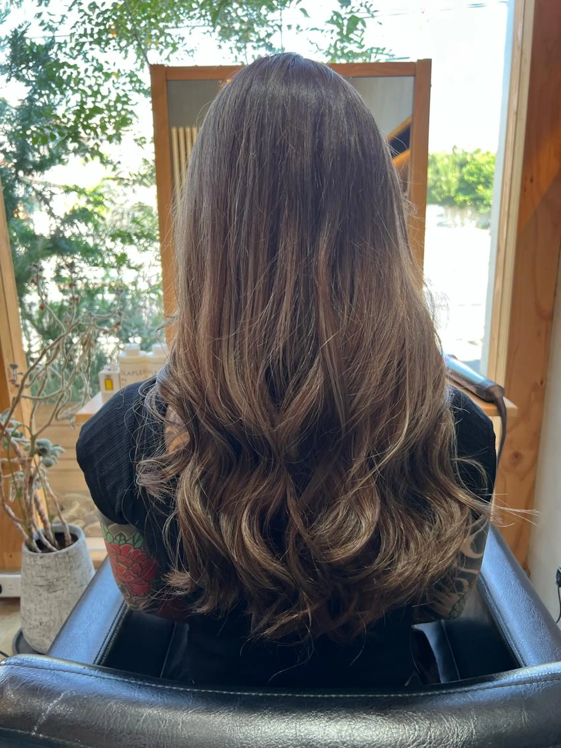 ロング カラー ハイライトカラー イルミナカラー ボブ ハイライト 髪質改善 カット ヘアカラー トリートメント シンヤヘアーズ 泉大津本店のヘアスタイル