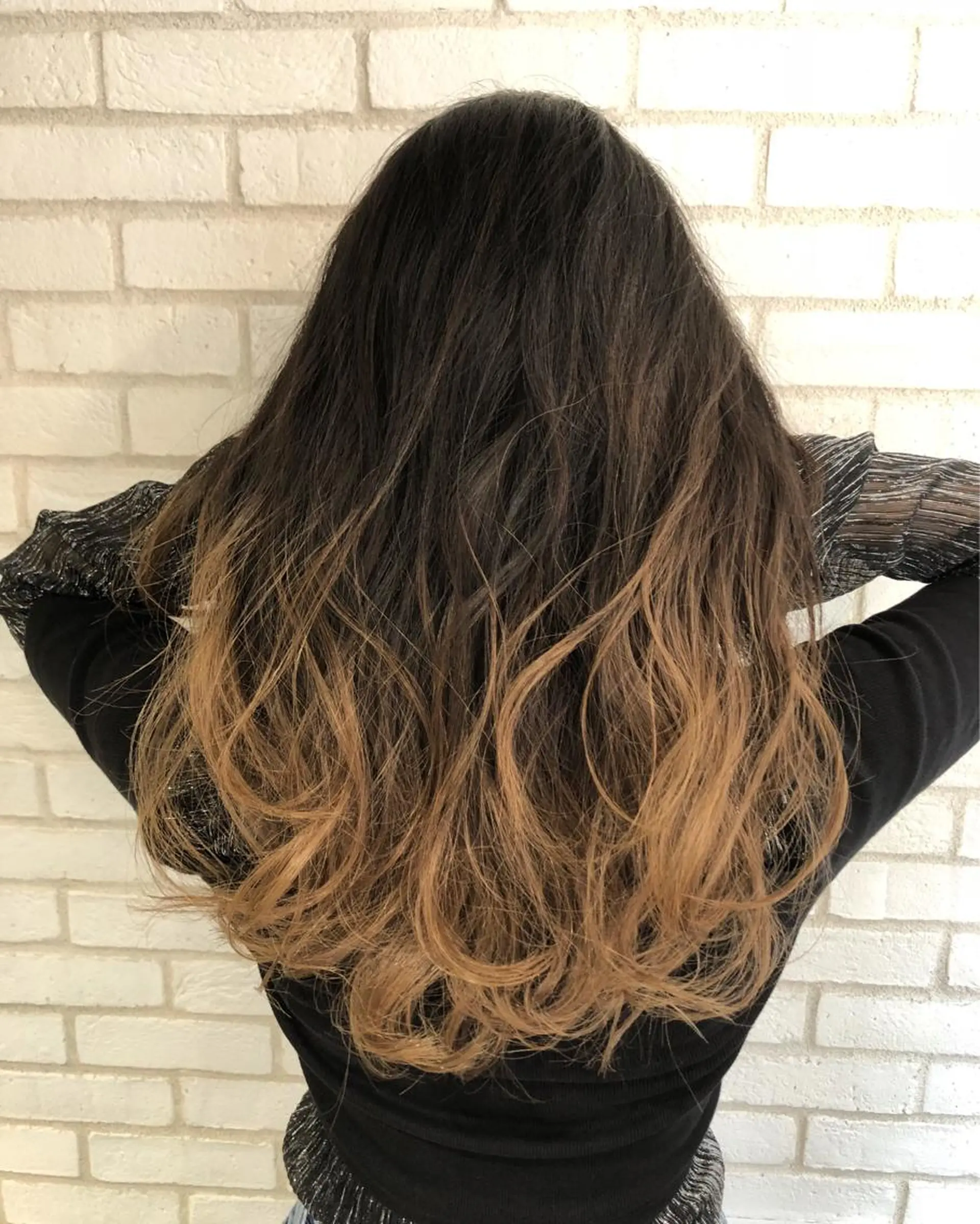ロング カラー 小島 侑衣のヘアスタイル