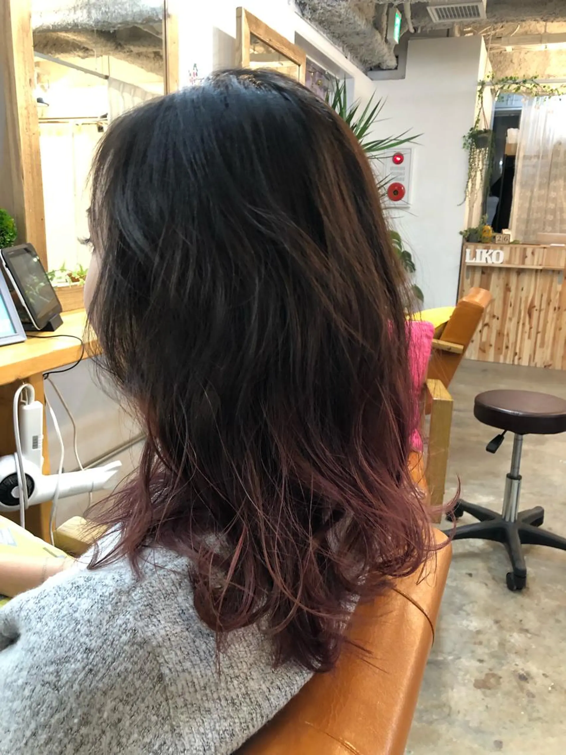 セミロング 髪質改善ayame 横山諒のヘアスタイル