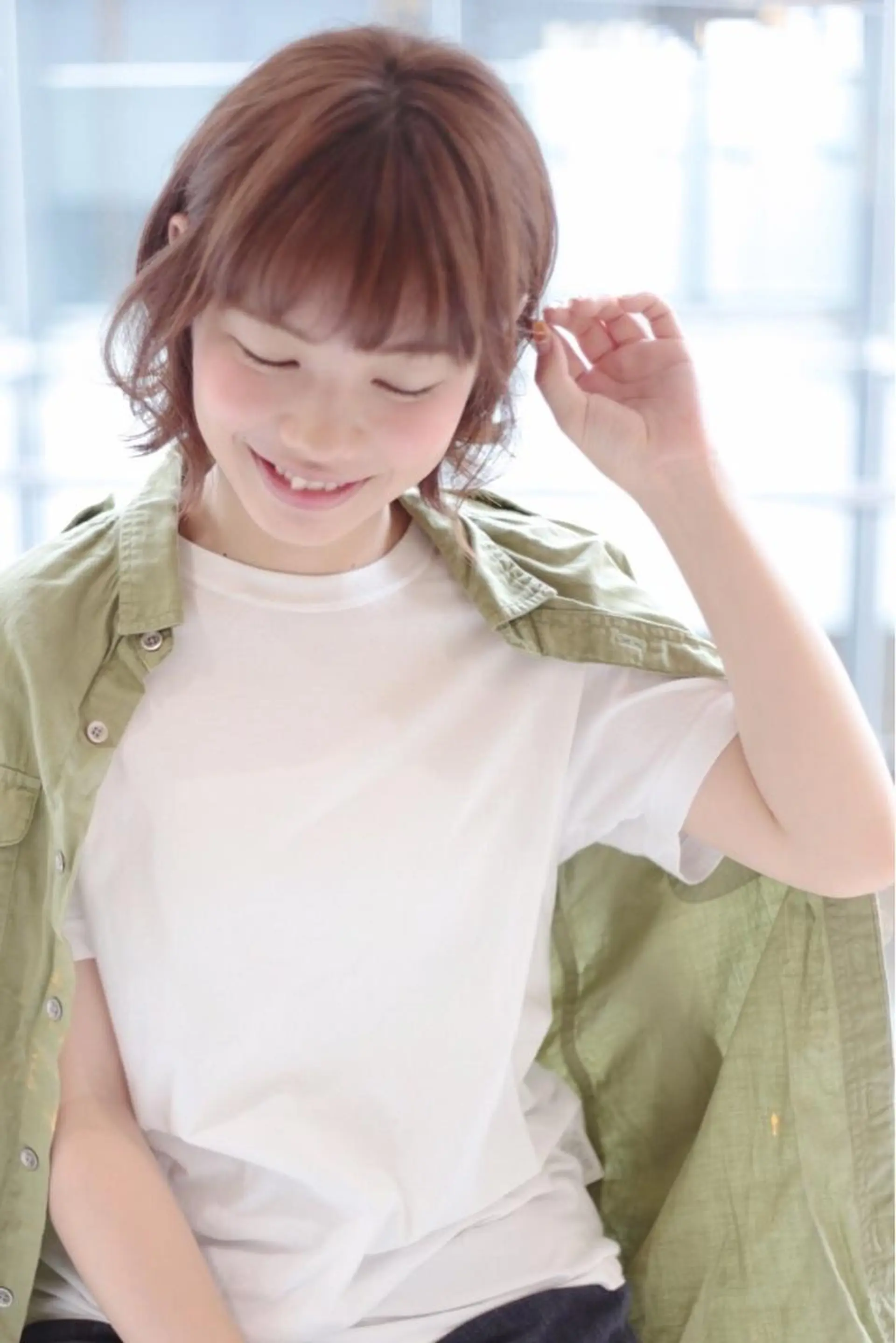 ミディアム 松島 涼花のヘアスタイル
