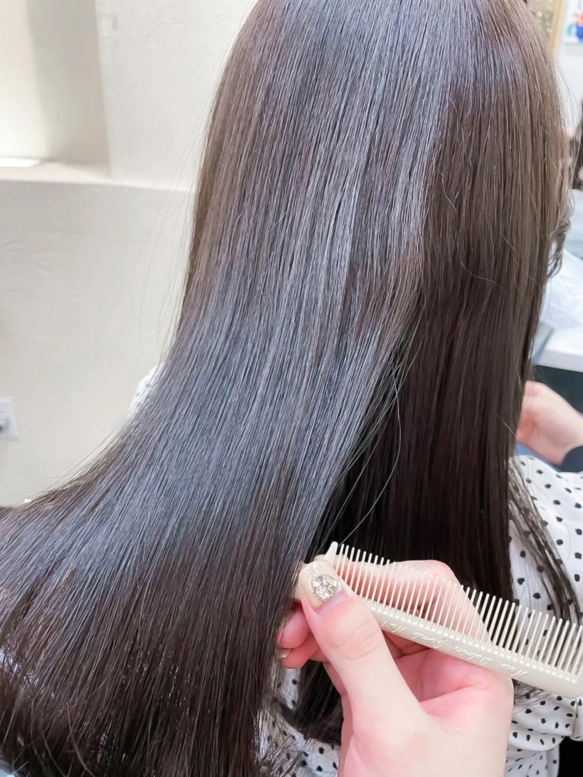 ロング カラー アッシュ アッシュブラウン ベージュカラー 黒髪 ブラウンカラー 髪質改善&韓国風特化 型サロン ミシェリーのヘアスタイル