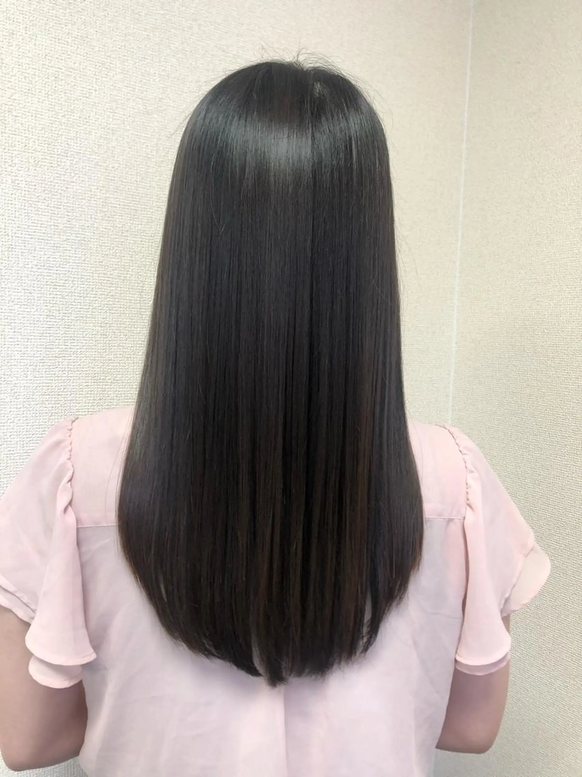 セミロング パーマ アッシュ パープルカラー ハイライト レイヤーカット 縮毛矯正 大久保 真希のヘアスタイル
