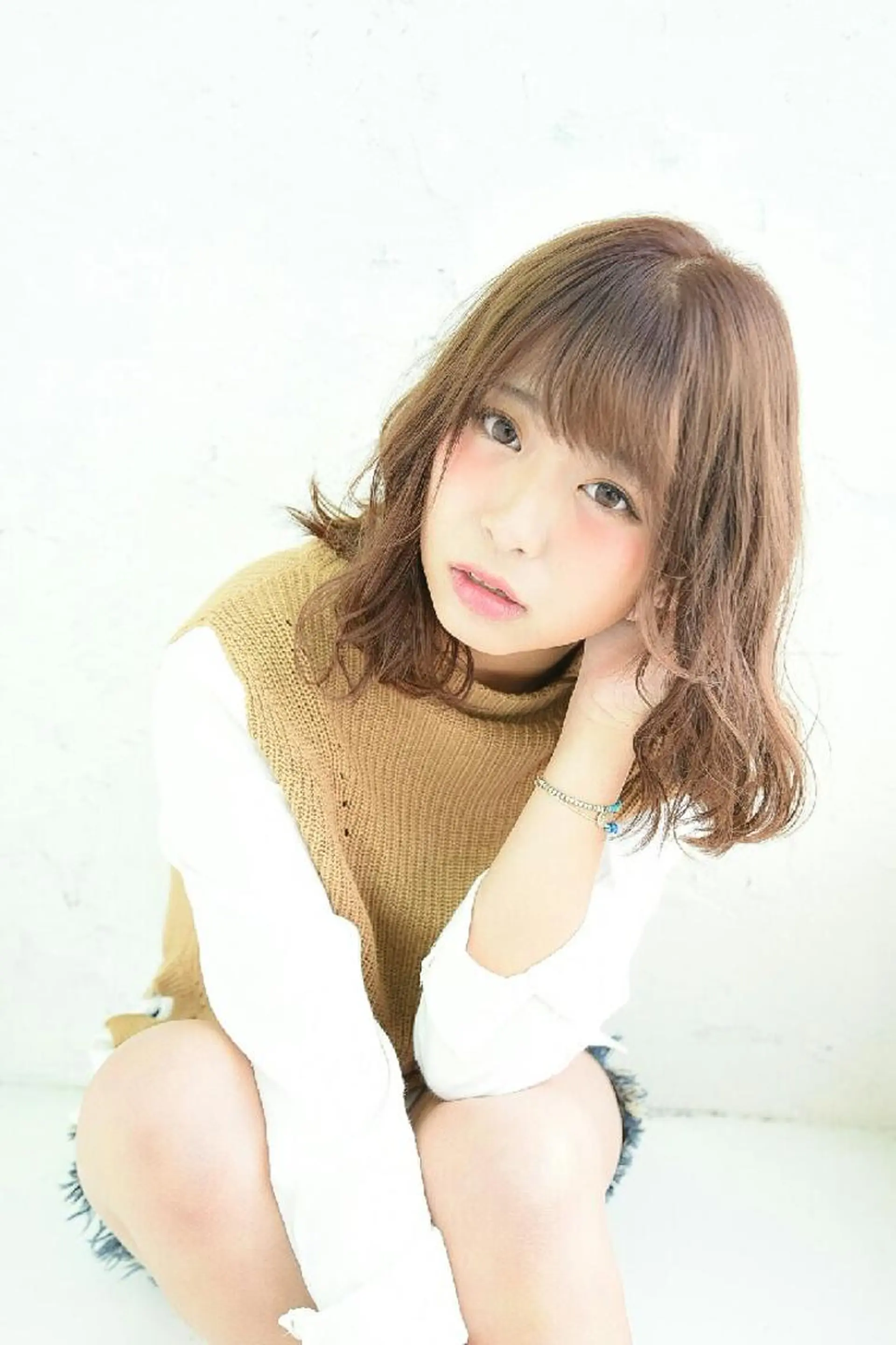 セミロング カラー ミディアム パープルカラー 海外レイヤー/ 梅田美容室のヘアスタイル